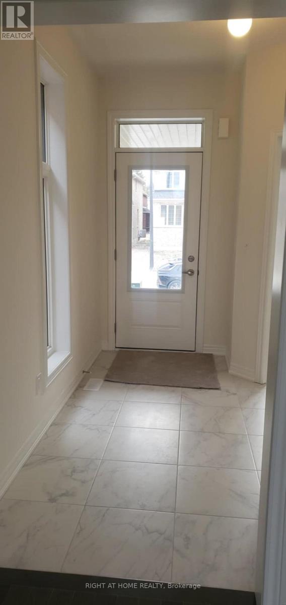 1320 Davis Loop, Innisfil (Lefroy), Ontario  L0L 1W0 - Photo 2 - N12863122