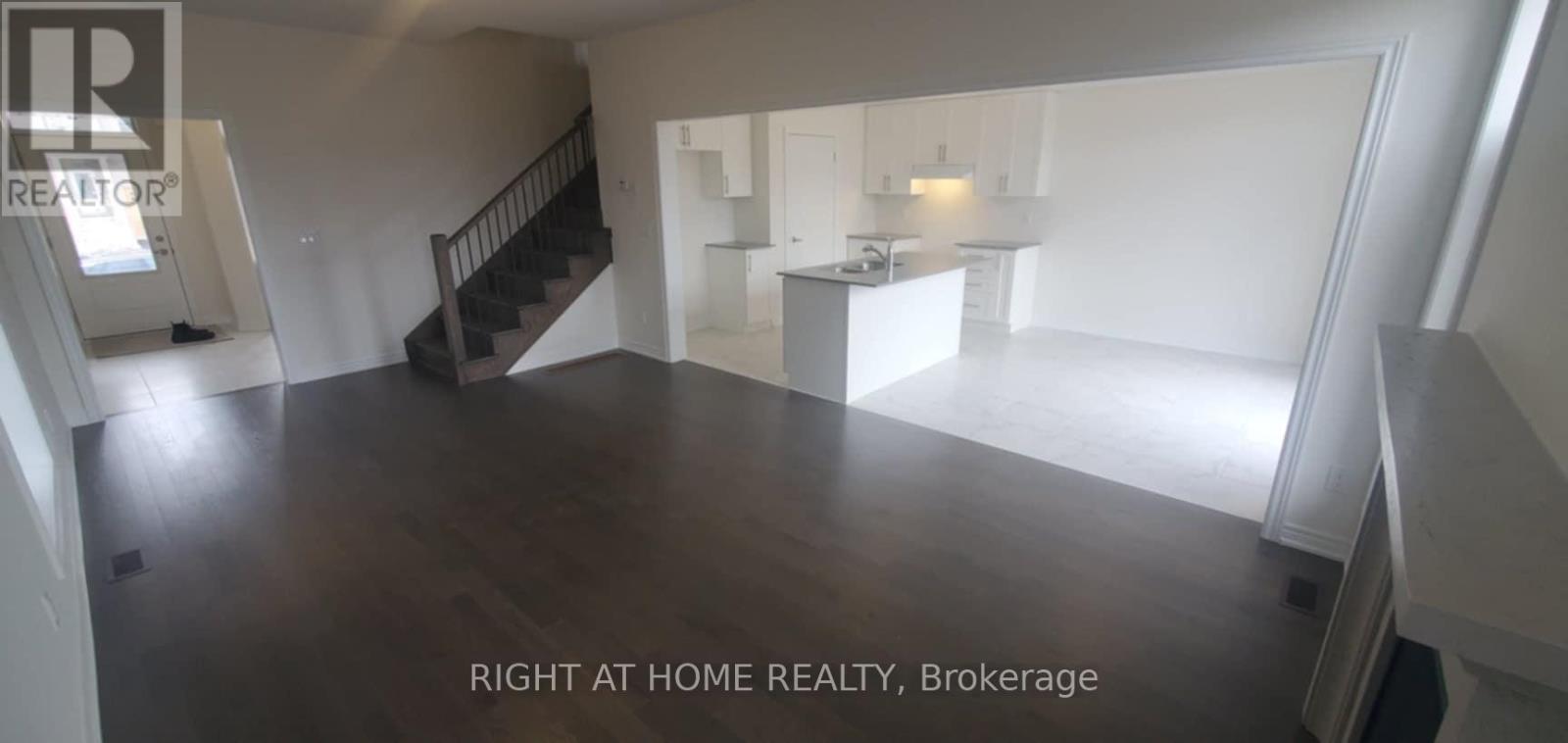 1320 Davis Loop, Innisfil (Lefroy), Ontario  L0L 1W0 - Photo 5 - N12863122