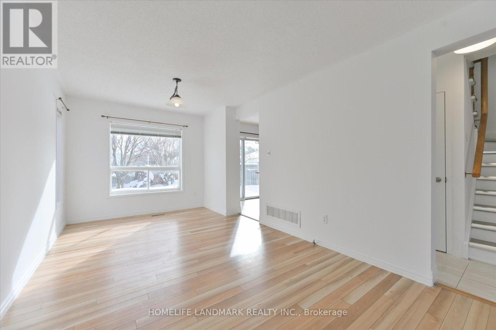 29 Drake Drive, Barrie (Painswick South), Ontario  L4N 8W3 - Photo 6 - S12863158