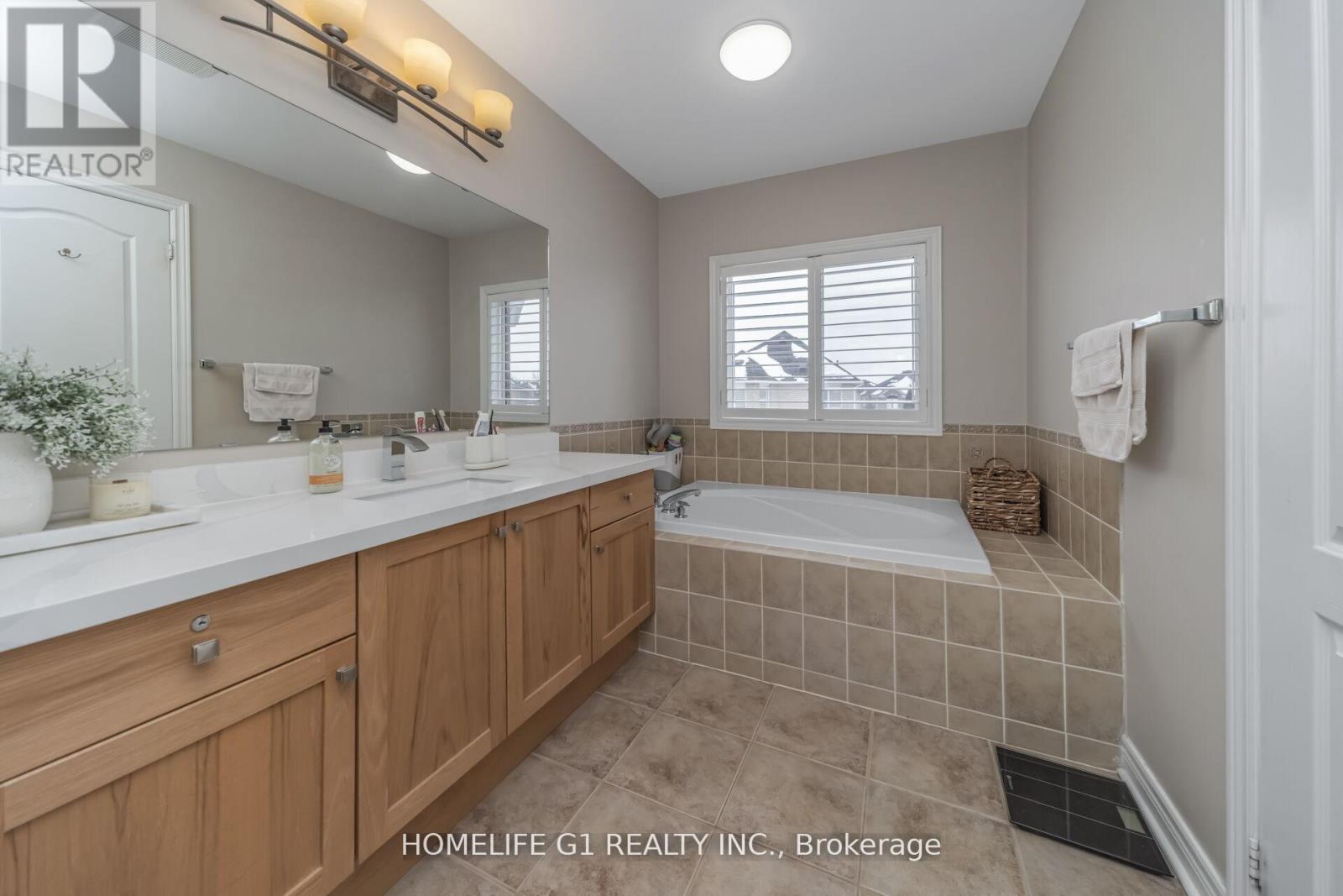 53 Humbershed Crescent, Caledon, Ontario  L7E 2X4 - Photo 17 - W12863032