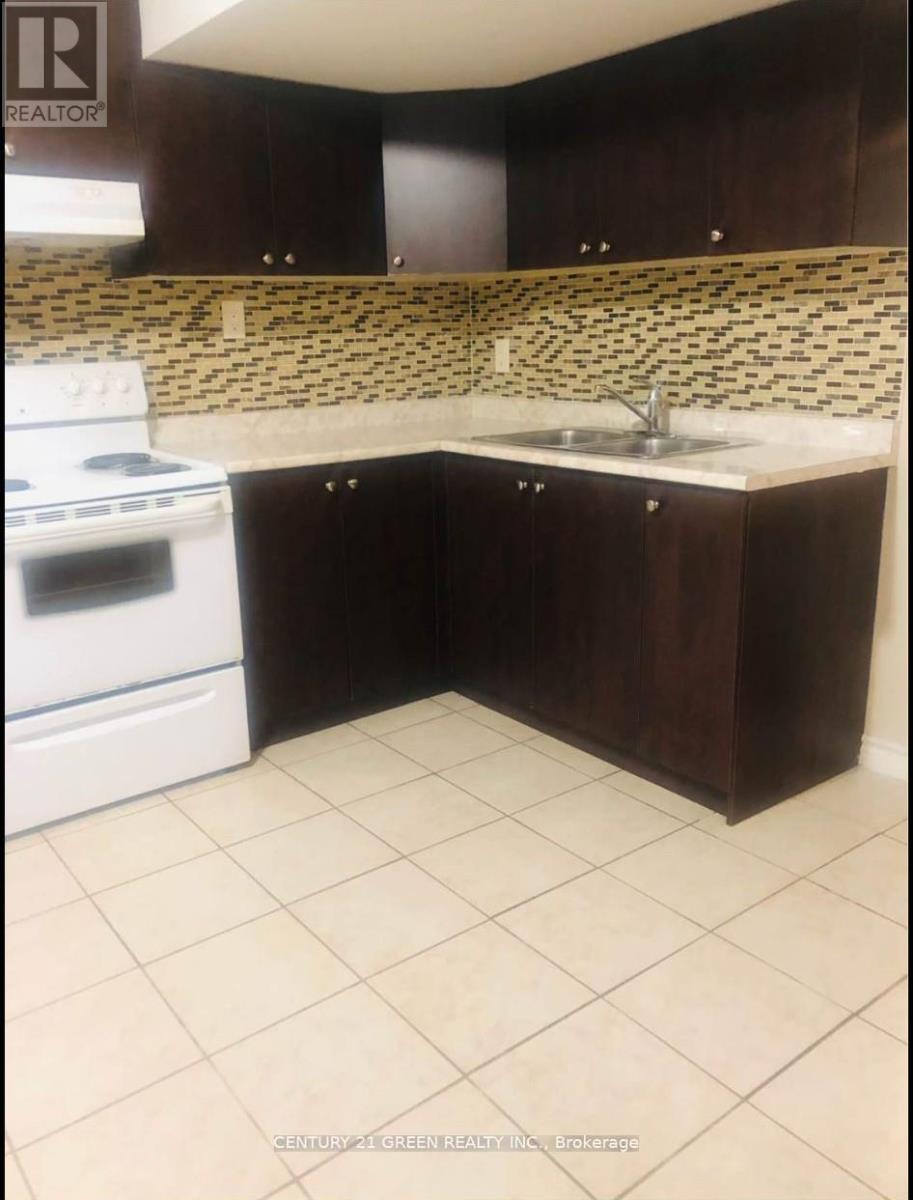 Bsmt - 5623 Whitehorn Avenue, Mississauga, Ontario  L5V 2H1 - Photo 10 - W12863156