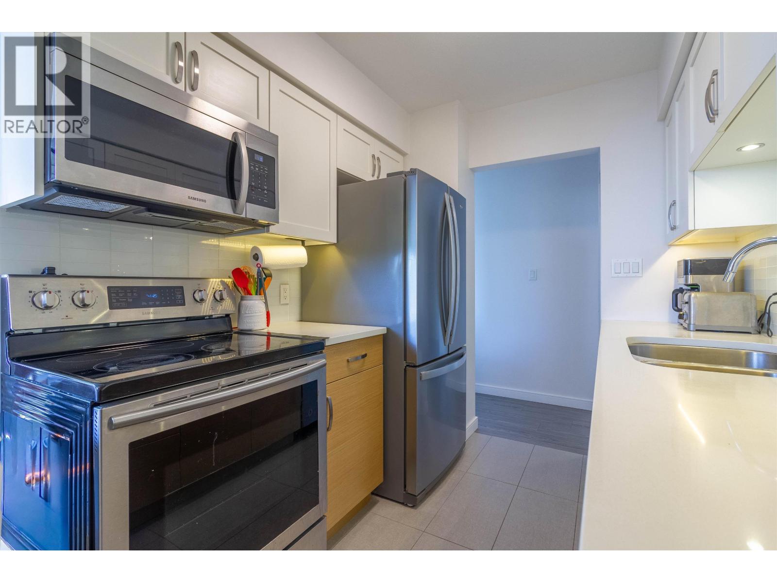 908 2041 Bellwood Avenue, Burnaby, British Columbia  V5B 4V5 - Photo 9 - R3097505