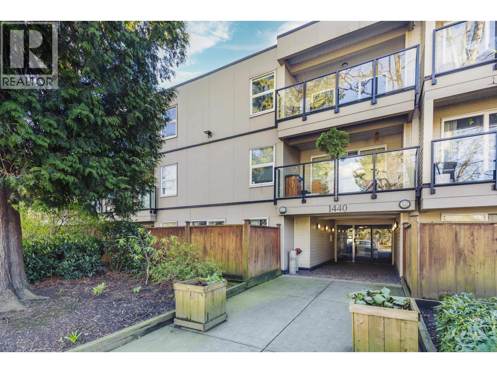 115 1440 E BROADWAY STREET, Vancouver, British Columbia