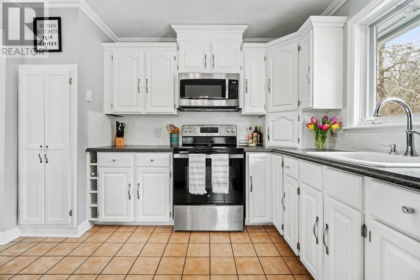 37 Mahar Drive, Shad Bay, Nova Scotia  B3T 2B6 - Photo 20 - 202604040