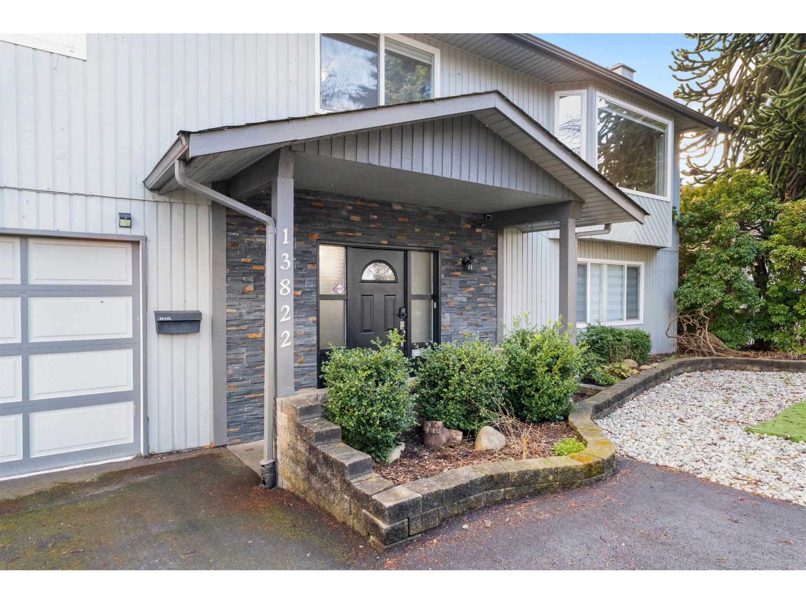 13822 92a Avenue, Surrey, British Columbia  V3V 6Y6 - Photo 3 - R3097006