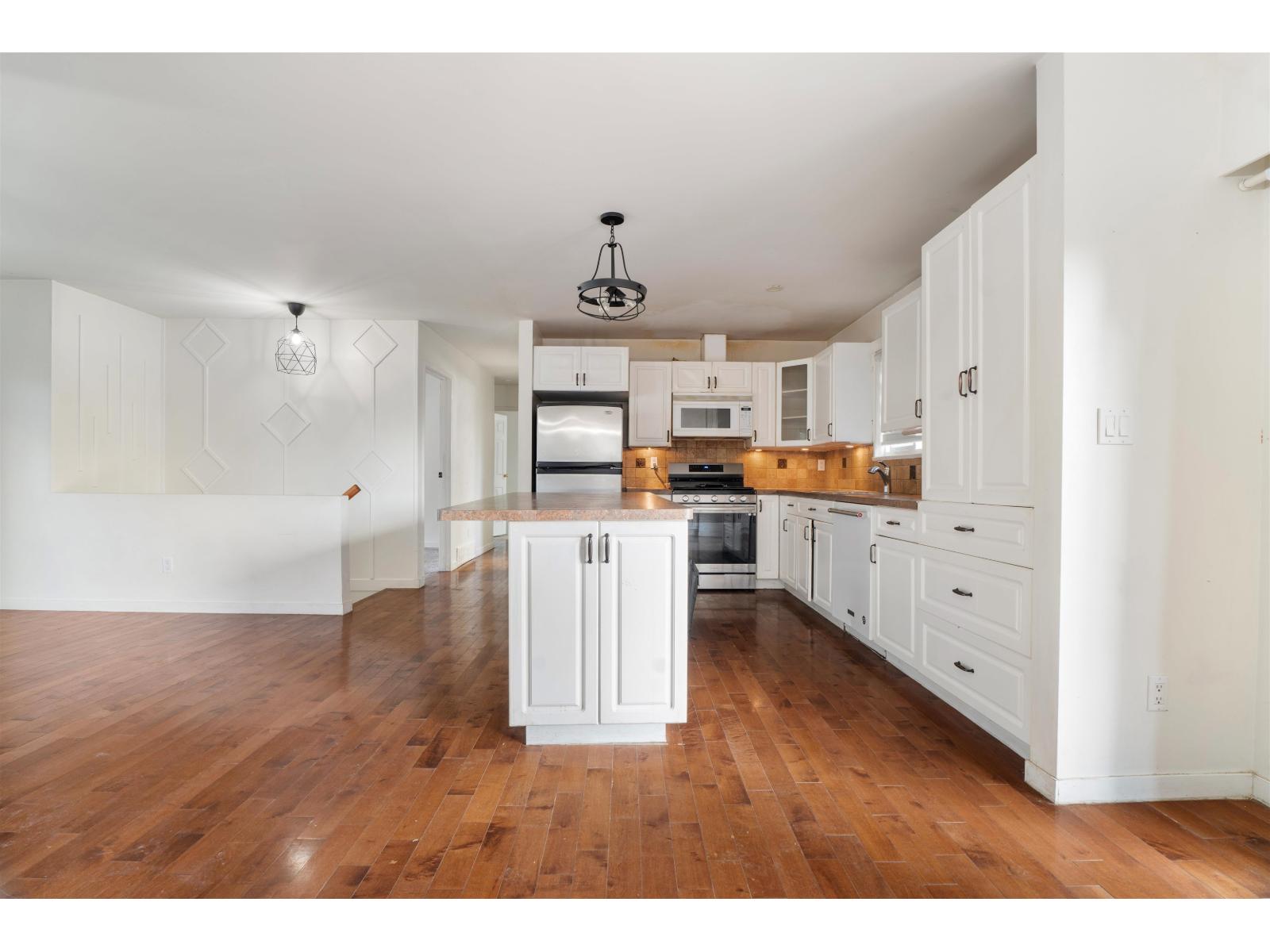 13822 92a Avenue, Surrey, British Columbia  V3V 6Y6 - Photo 12 - R3097006