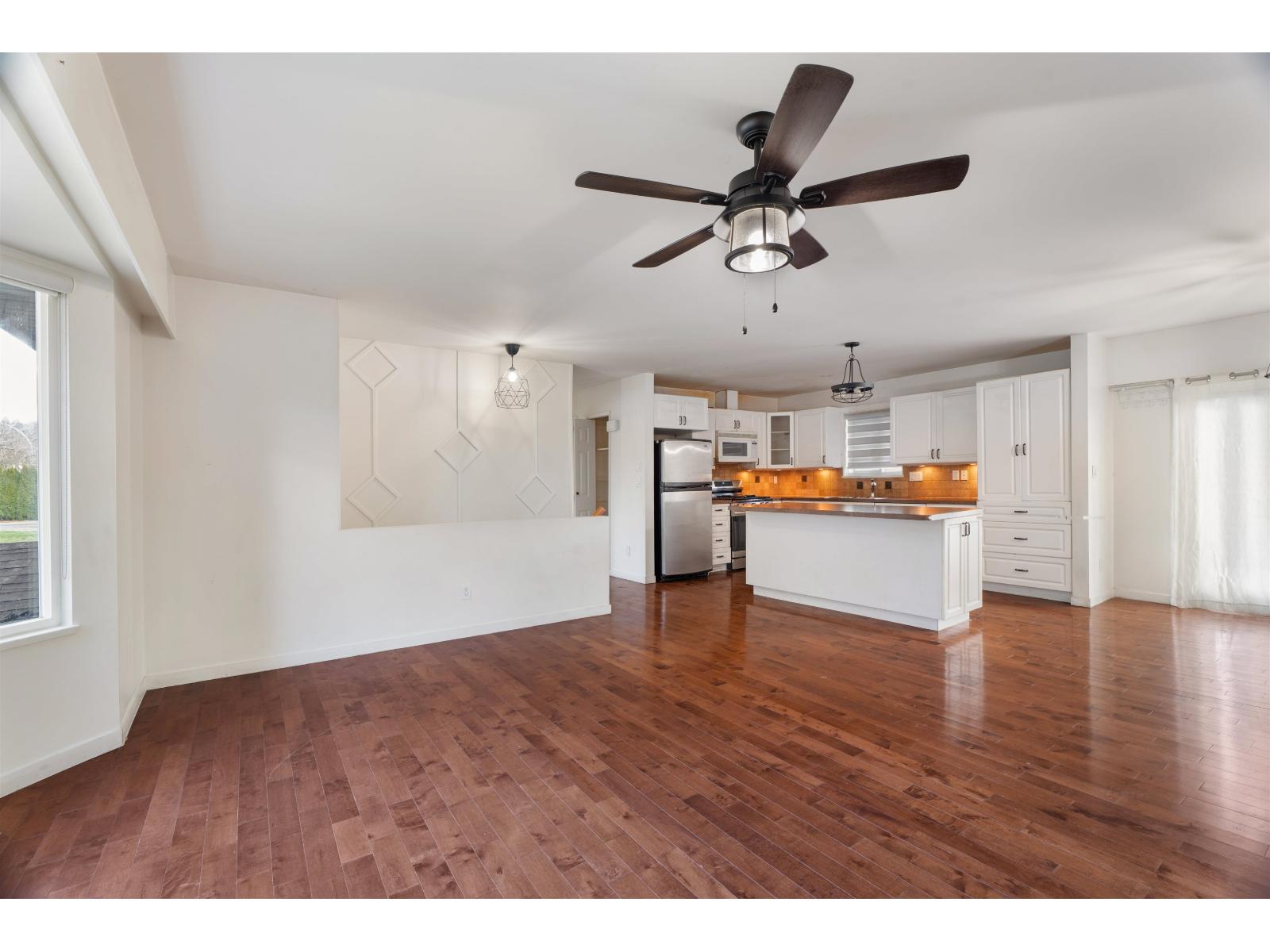 13822 92a Avenue, Surrey, British Columbia  V3V 6Y6 - Photo 11 - R3097006