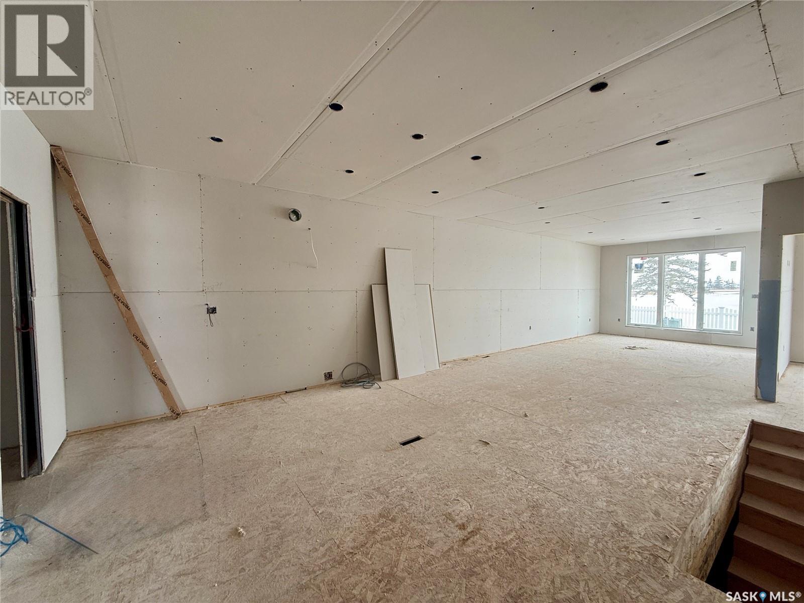 858 Delaet Bay, Warman, Saskatchewan  S0K 4S0 - Photo 4 - SK030029