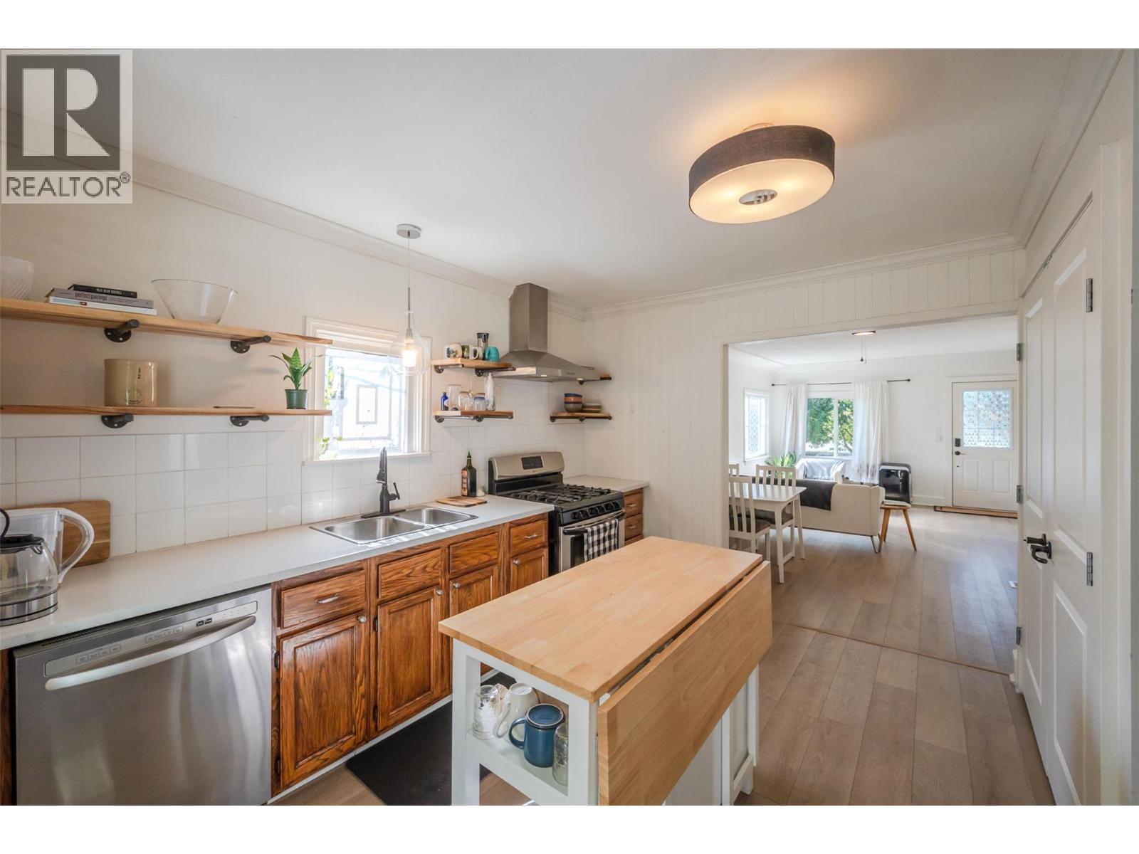 294 Norton Street, Penticton, British Columbia  V2A 4H7 - Photo 8 - 10378670