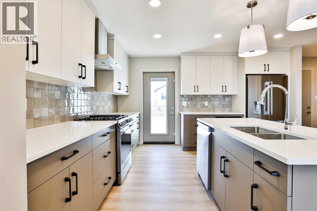 320 Aquitania Boulevard W, Lethbridge, Alberta  T1J 5T4 - Photo 10 - A2291984