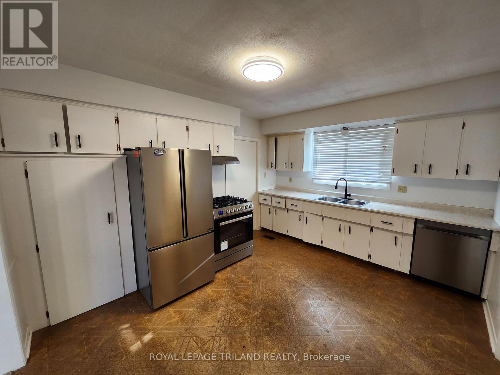 753 Notre Dame Drive, London South, Ontario  N6J 3B7 - Photo 2 - X12863266