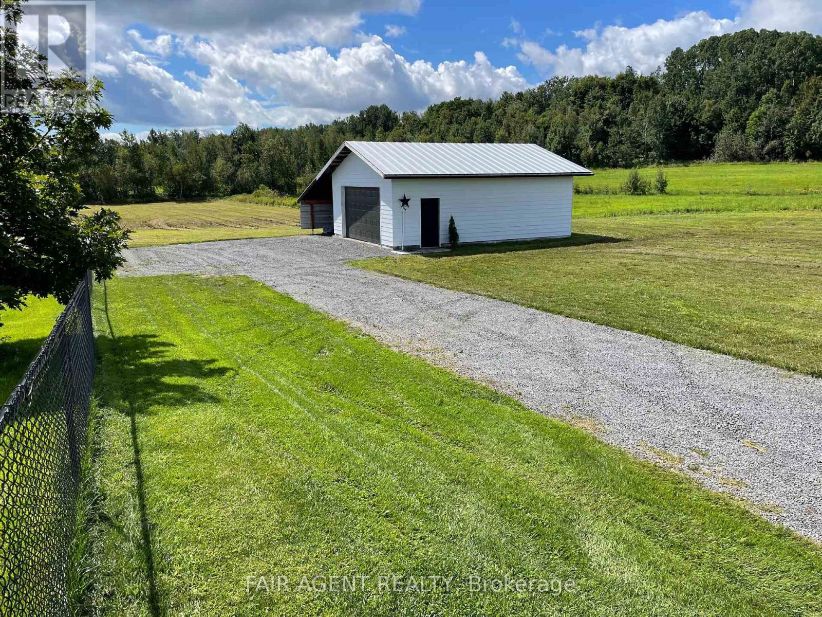 2130 Du Golf Road, Clarence-Rockland, Ontario  K0A 1N0 - Photo 2 - X12863396