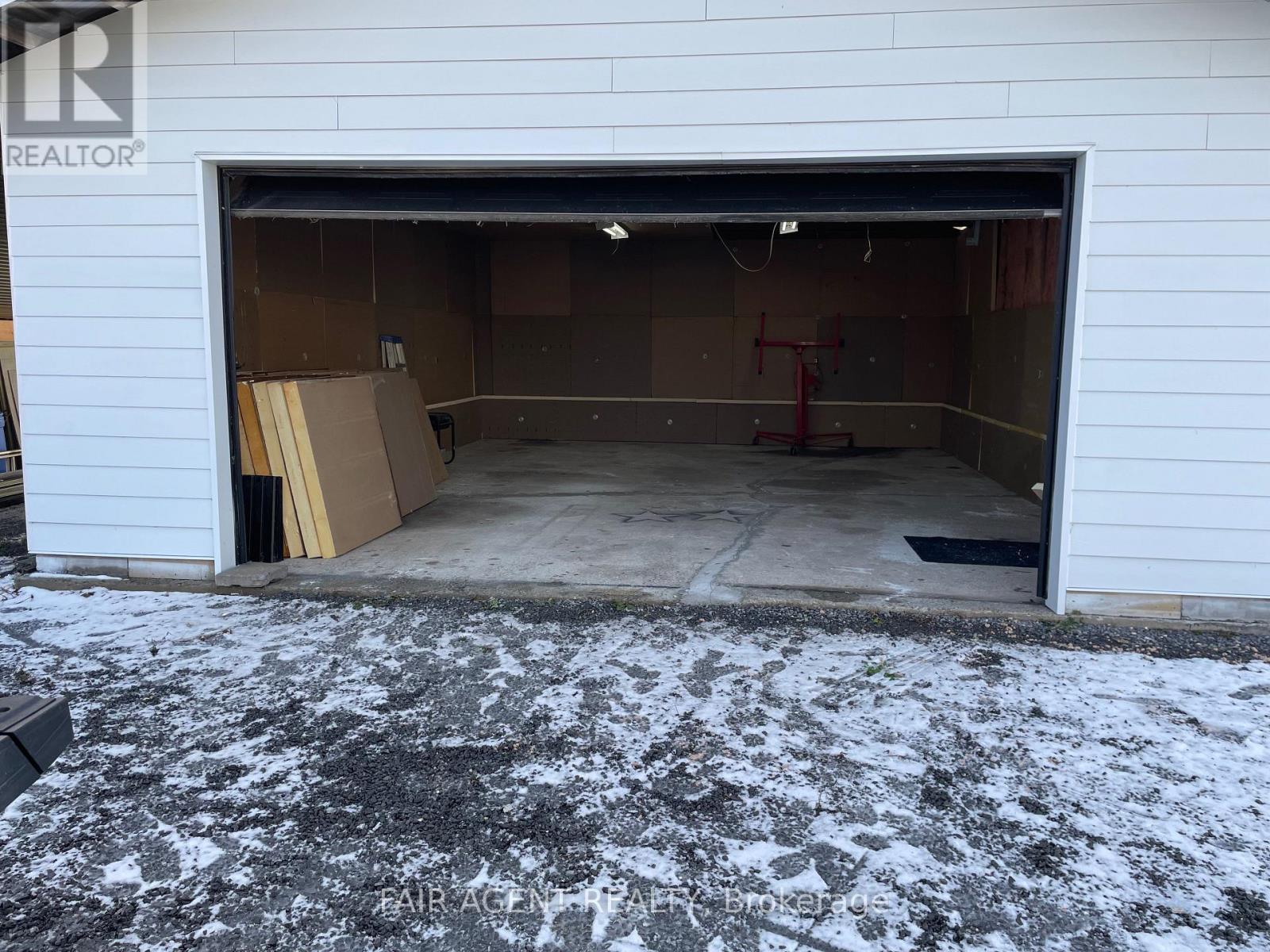 2130 Du Golf Road, Clarence-Rockland, Ontario  K0A 1N0 - Photo 8 - X12863396