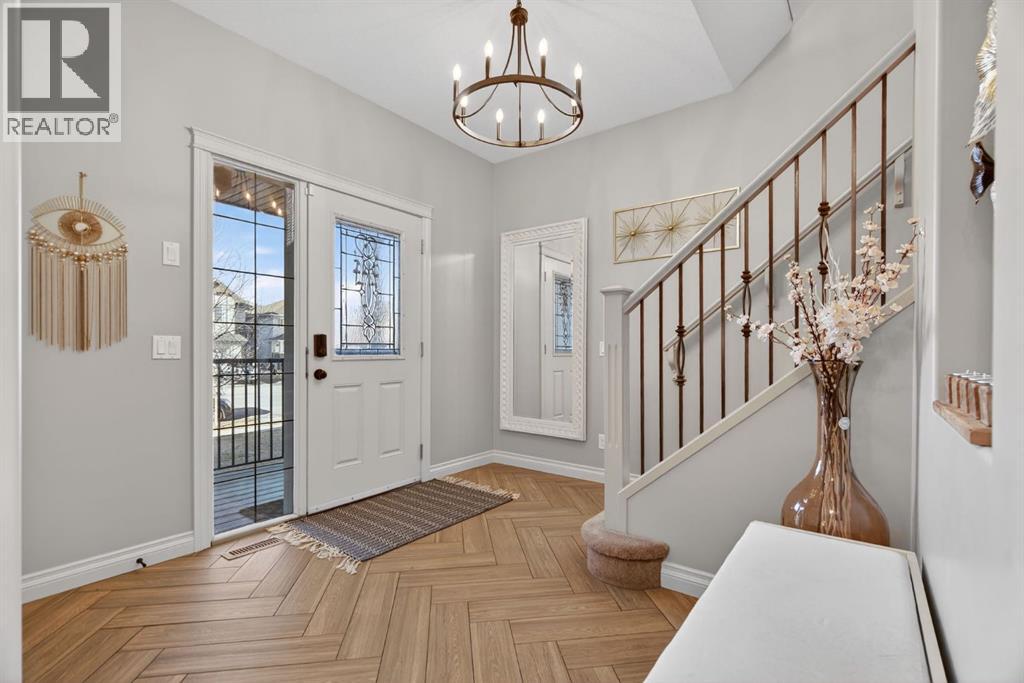 208 Cimarron Drive, Okotoks, Alberta  T1S 0A7 - Photo 4 - A2285179