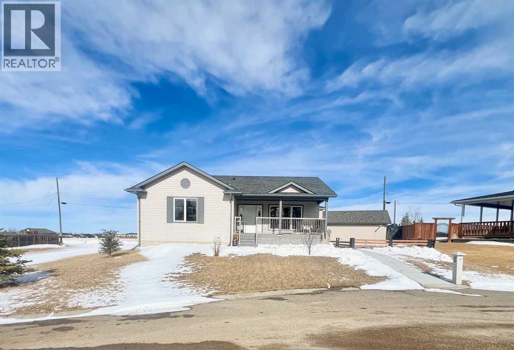 322 3 Avenue NE, Linden, Alberta