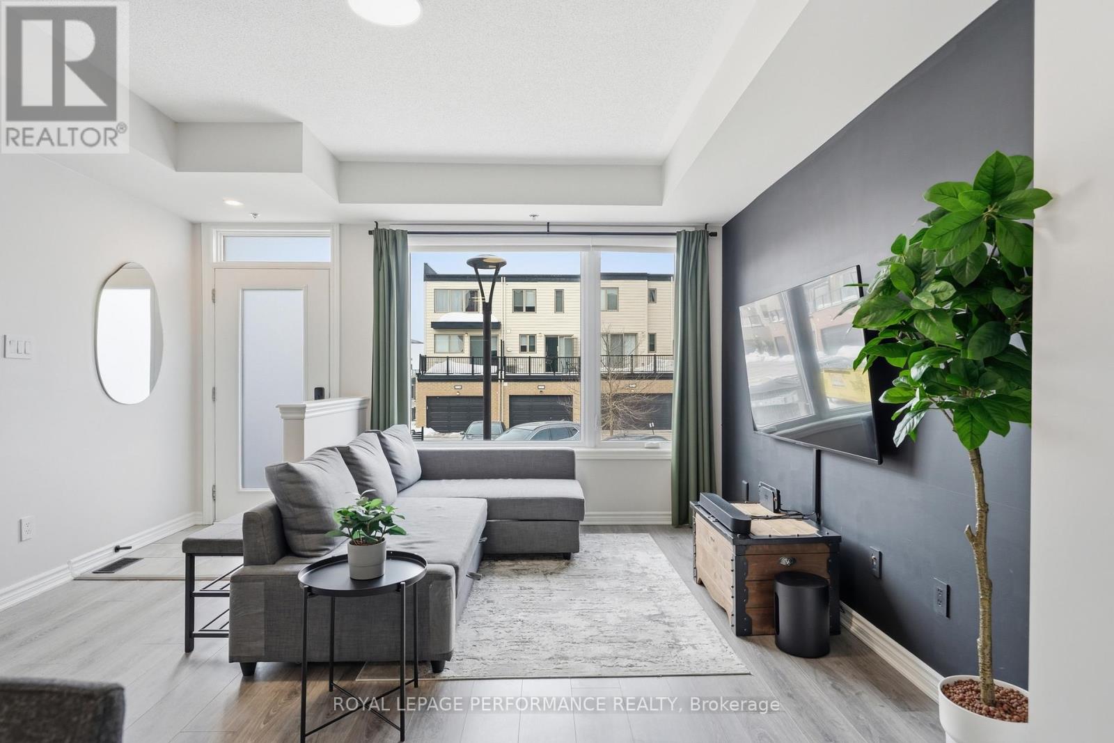 583 Ozawa Private, Ottawa, Ontario  K1K 4Z9 - Photo 6 - X12863320