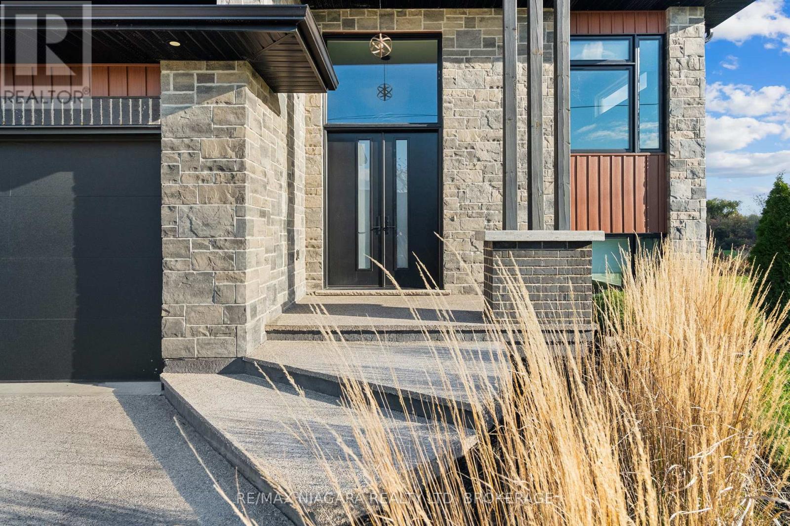 252 Colbeck Drive, Welland, Ontario  L3C 0B4 - Photo 6 - X12863222