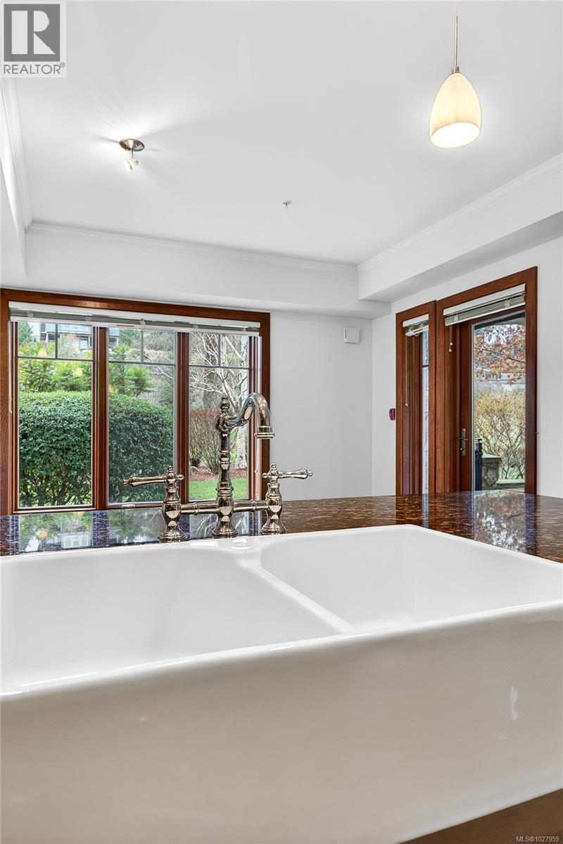 106 2006 Troon Crt, Langford, British Columbia  V9B 6T4 - Photo 13 - 1027959