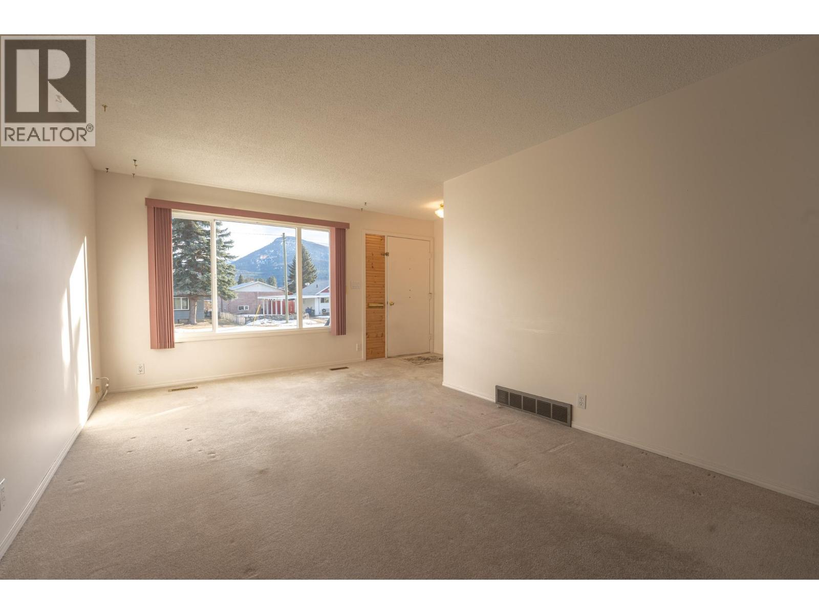 896 306th Street, Kimberley, British Columbia  V1A 3H9 - Photo 2 - 10378454