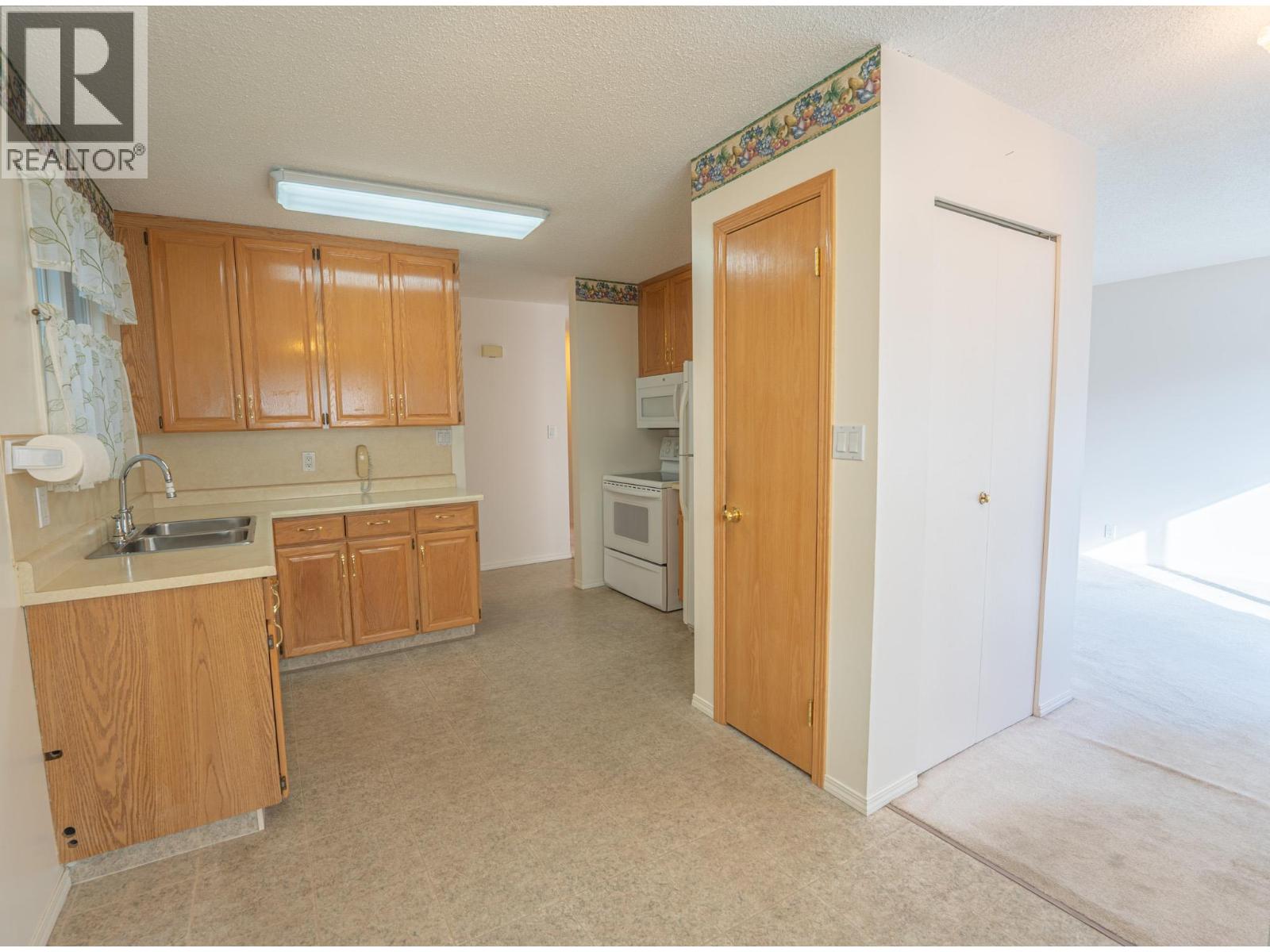 896 306th Street, Kimberley, British Columbia  V1A 3H9 - Photo 4 - 10378454