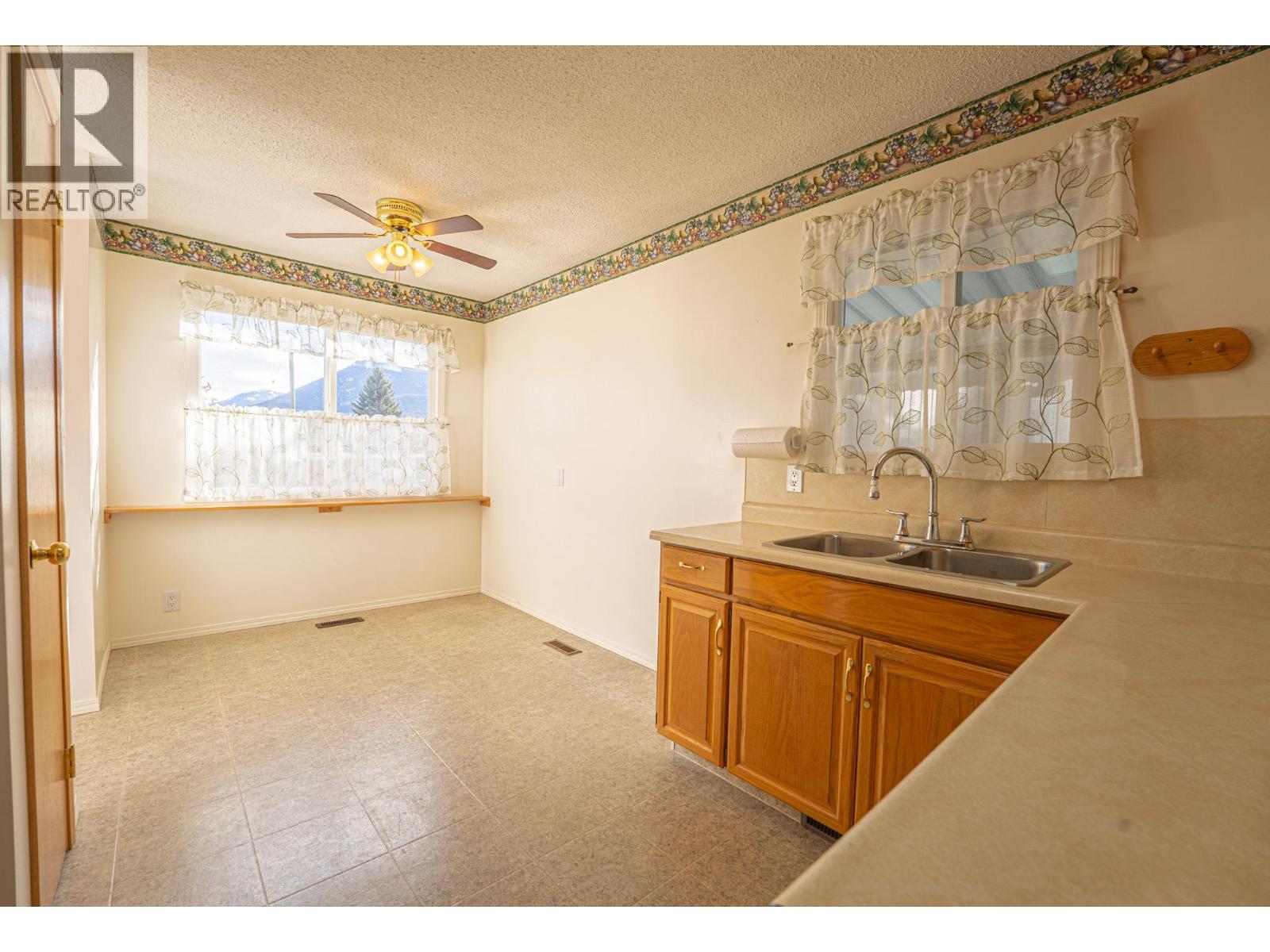 896 306th Street, Kimberley, British Columbia  V1A 3H9 - Photo 6 - 10378454