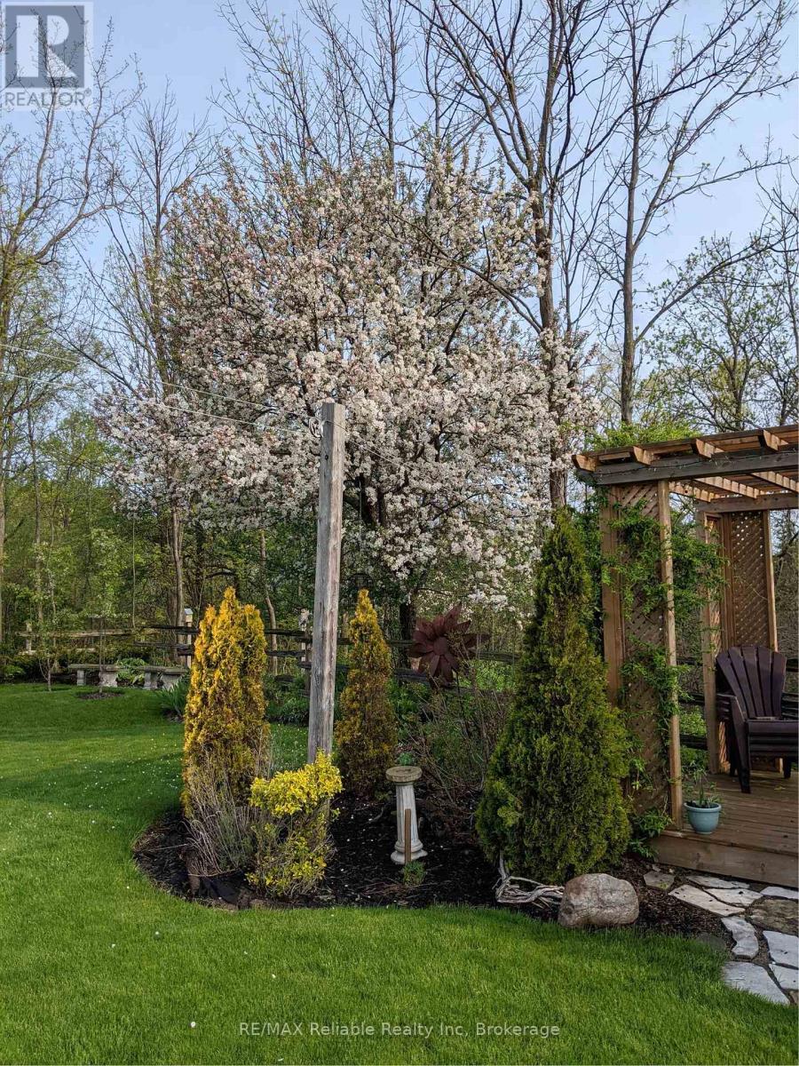 74767 Elm Crescent, Bluewater, Ontario  N0M 1G0 - Photo 19 - X12748092