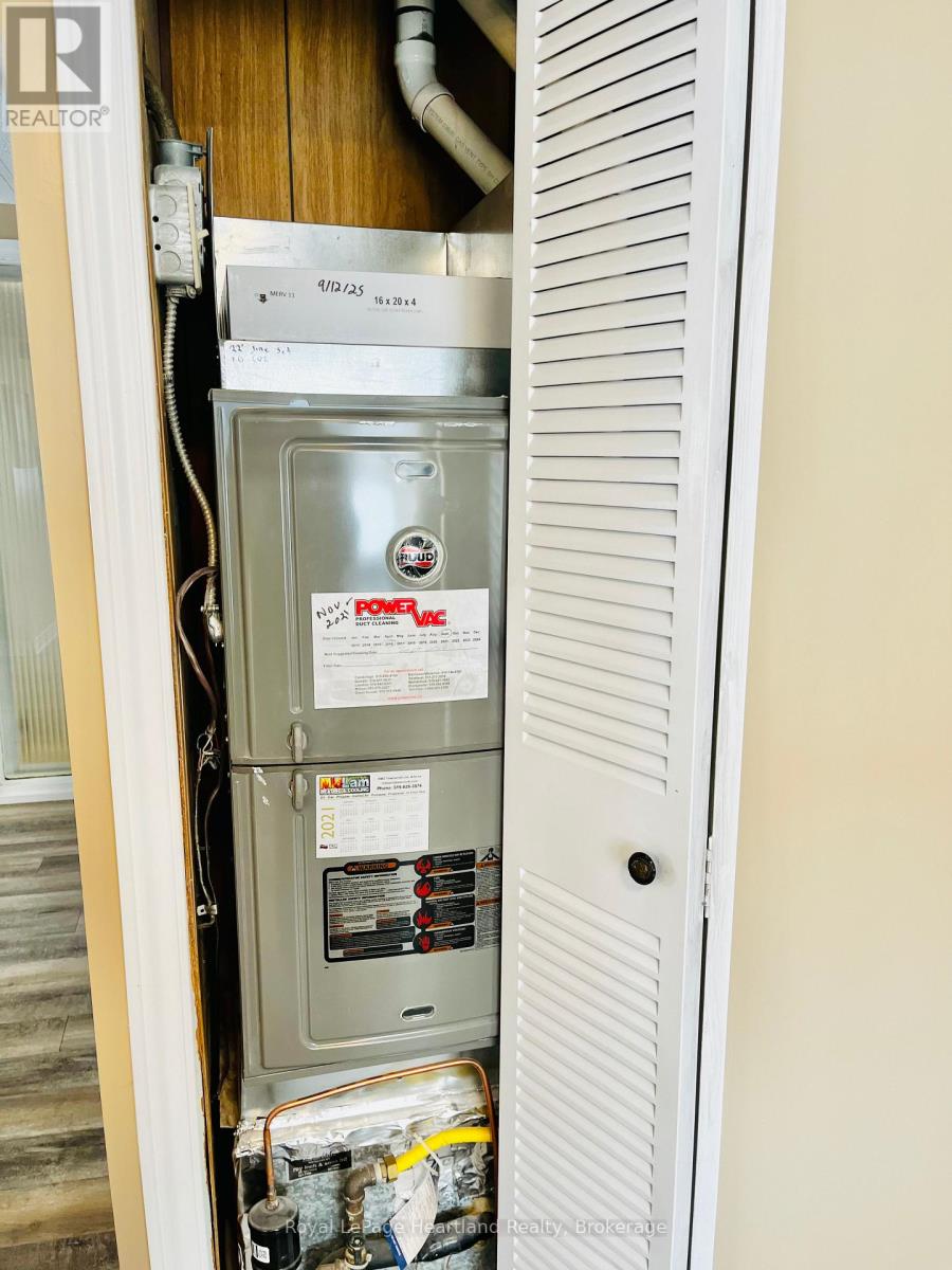 Photo 18 of 27 for 12 Velma Street