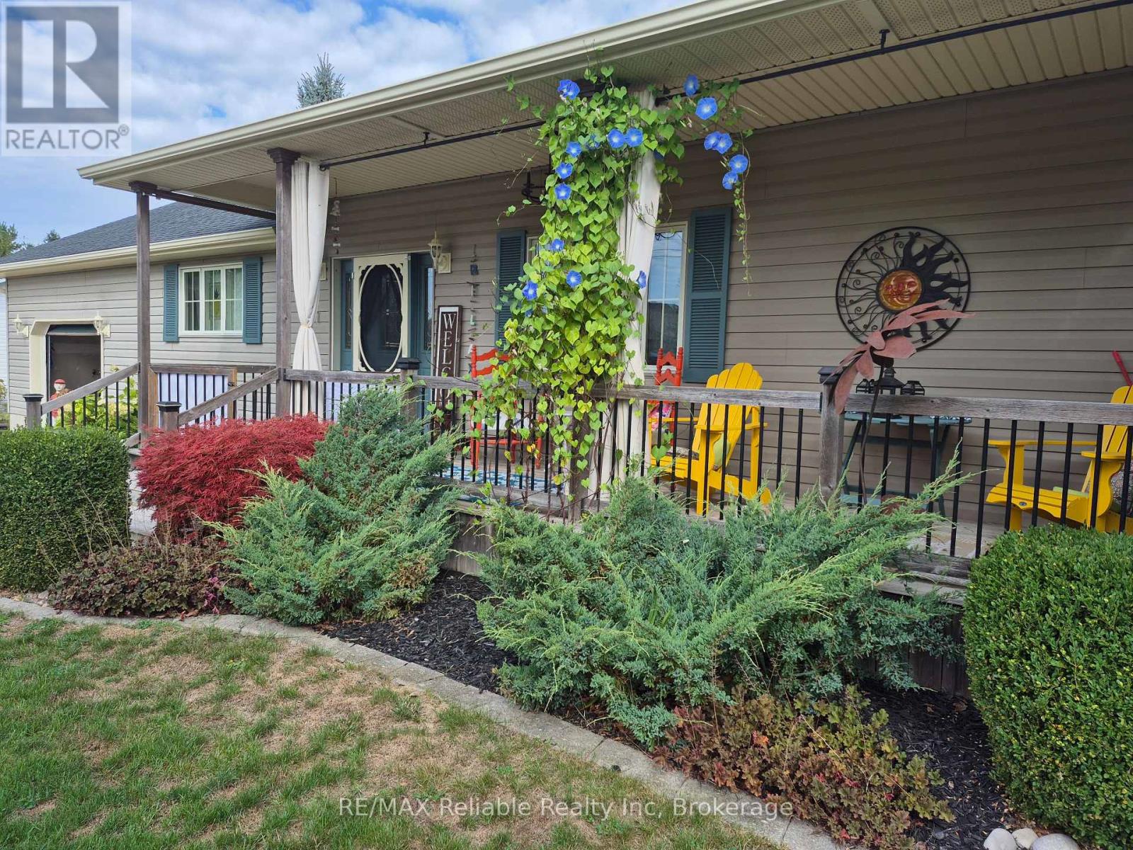 74767 Elm Crescent, Bluewater, Ontario  N0M 1G0 - Photo 4 - X12748092