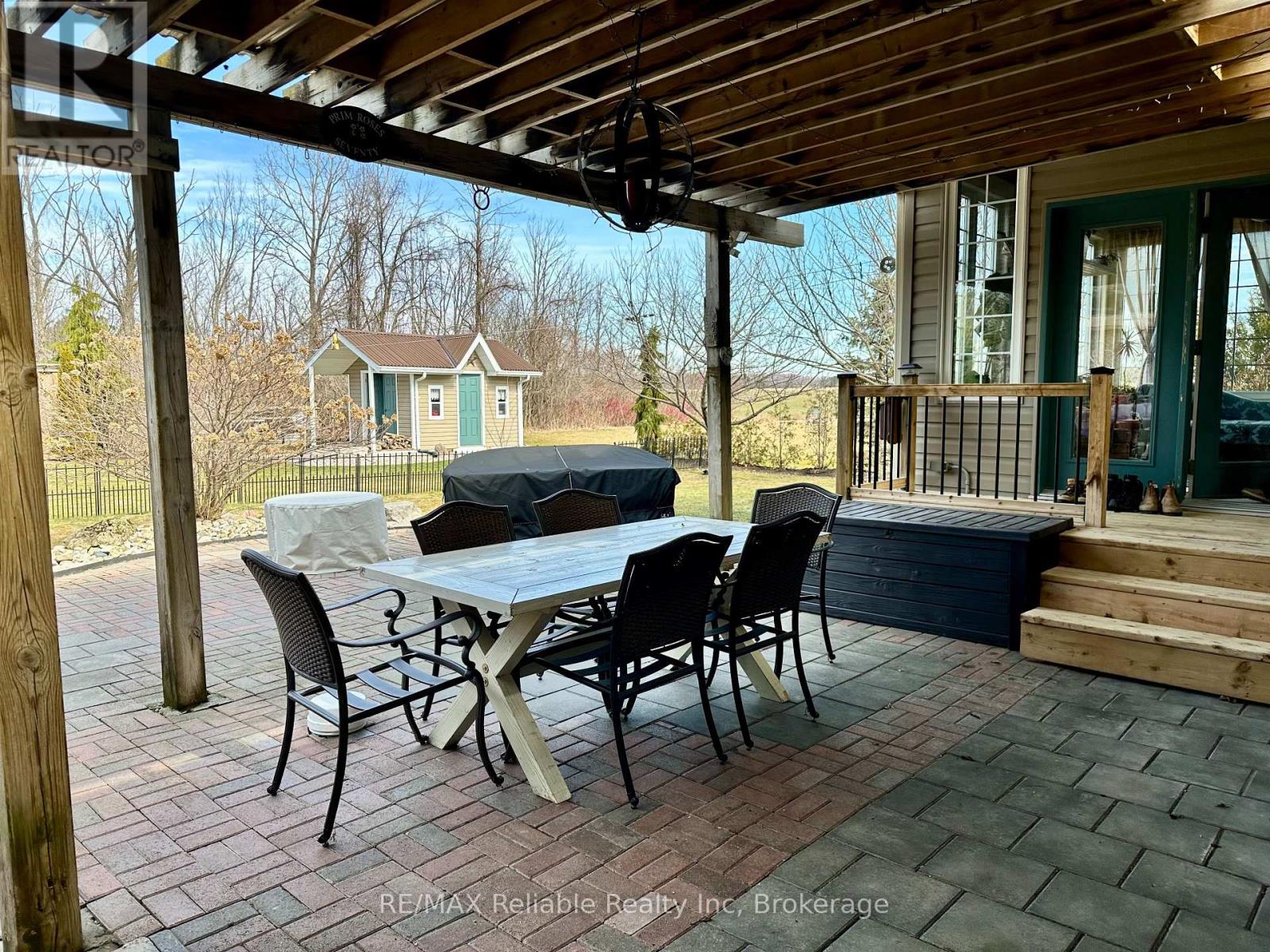 74767 Elm Crescent, Bluewater, Ontario  N0M 1G0 - Photo 7 - X12748092