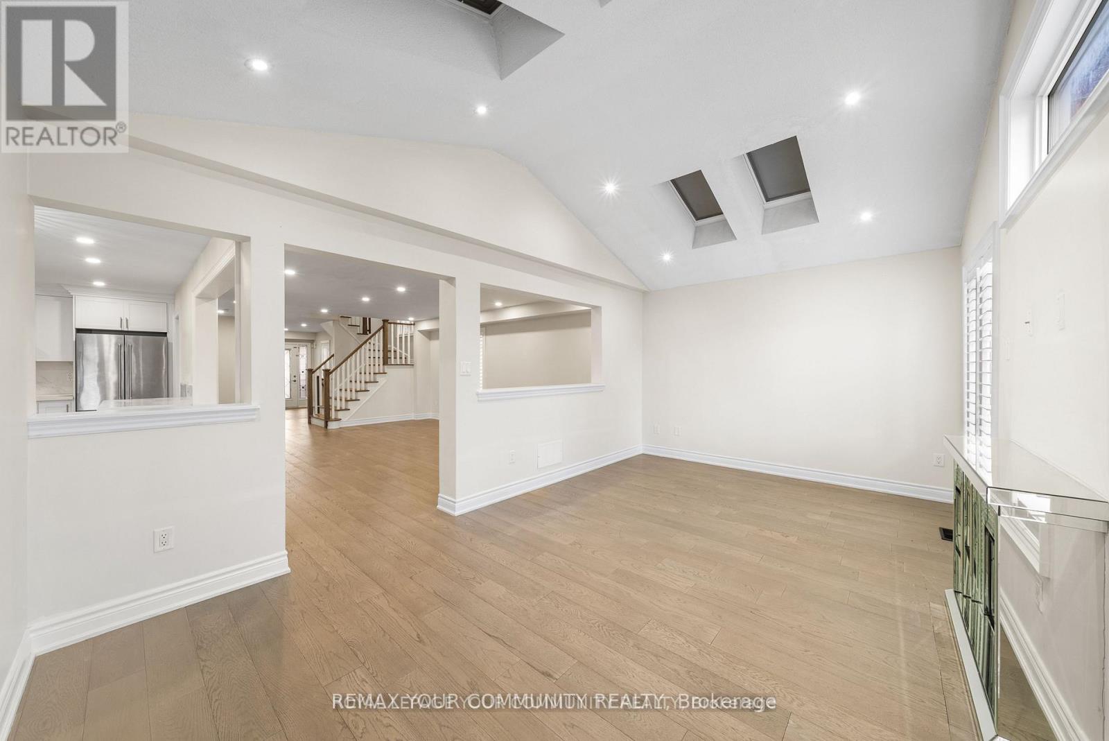 32 Downy Emerald Drive, Bradford West Gwillimbury (Bradford), Ontario  L3Z 0E8 - Photo 16 - N12863422