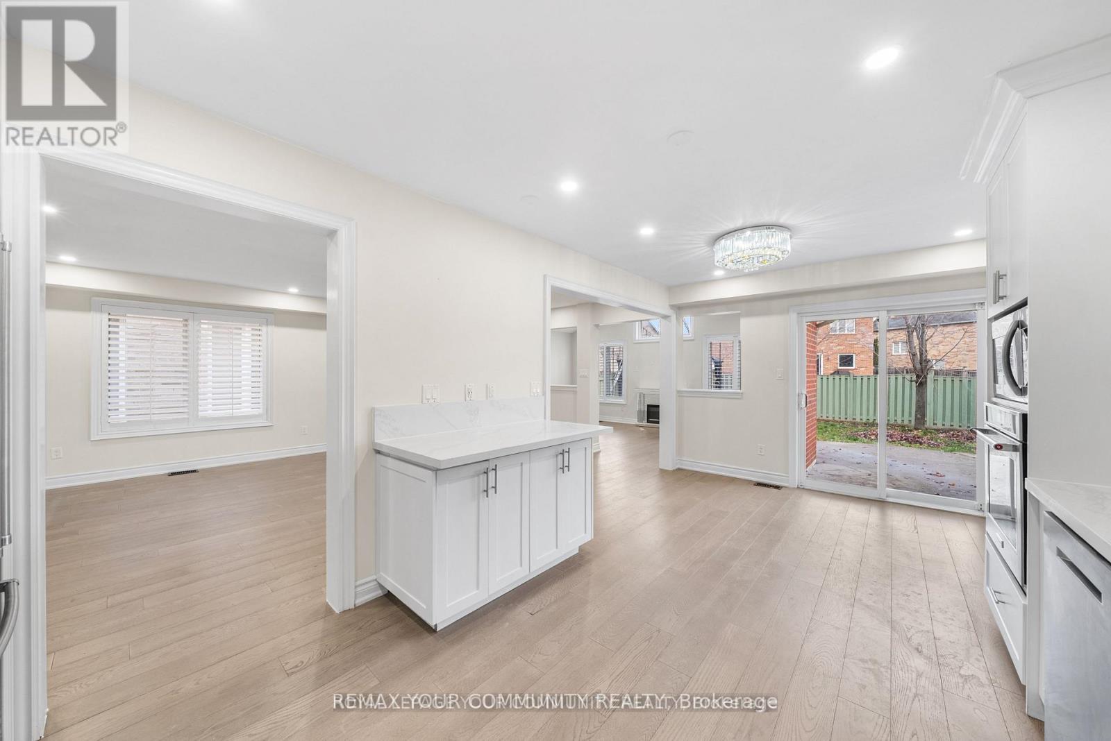 32 Downy Emerald Drive, Bradford West Gwillimbury (Bradford), Ontario  L3Z 0E8 - Photo 21 - N12863422