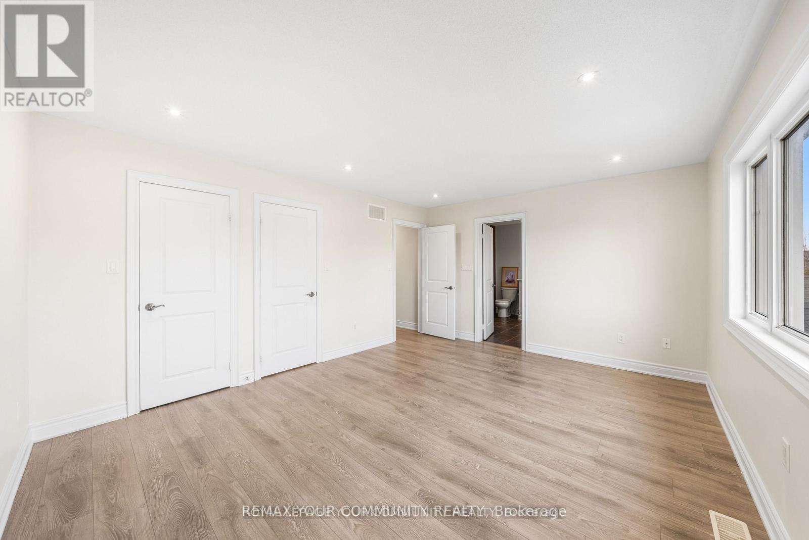 32 Downy Emerald Drive, Bradford West Gwillimbury (Bradford), Ontario  L3Z 0E8 - Photo 26 - N12863422