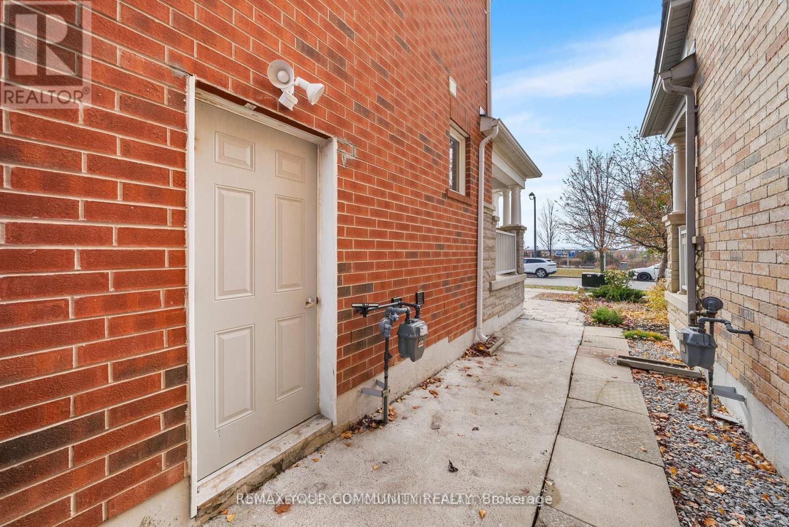 32 Downy Emerald Drive, Bradford West Gwillimbury (Bradford), Ontario  L3Z 0E8 - Photo 44 - N12863422