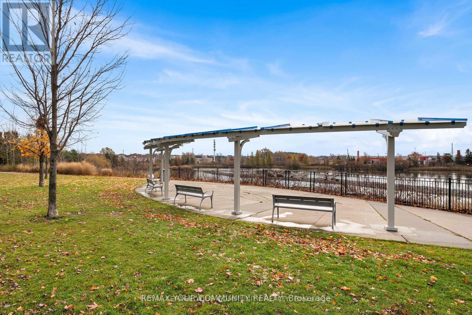 32 Downy Emerald Drive, Bradford West Gwillimbury (Bradford), Ontario  L3Z 0E8 - Photo 47 - N12863422