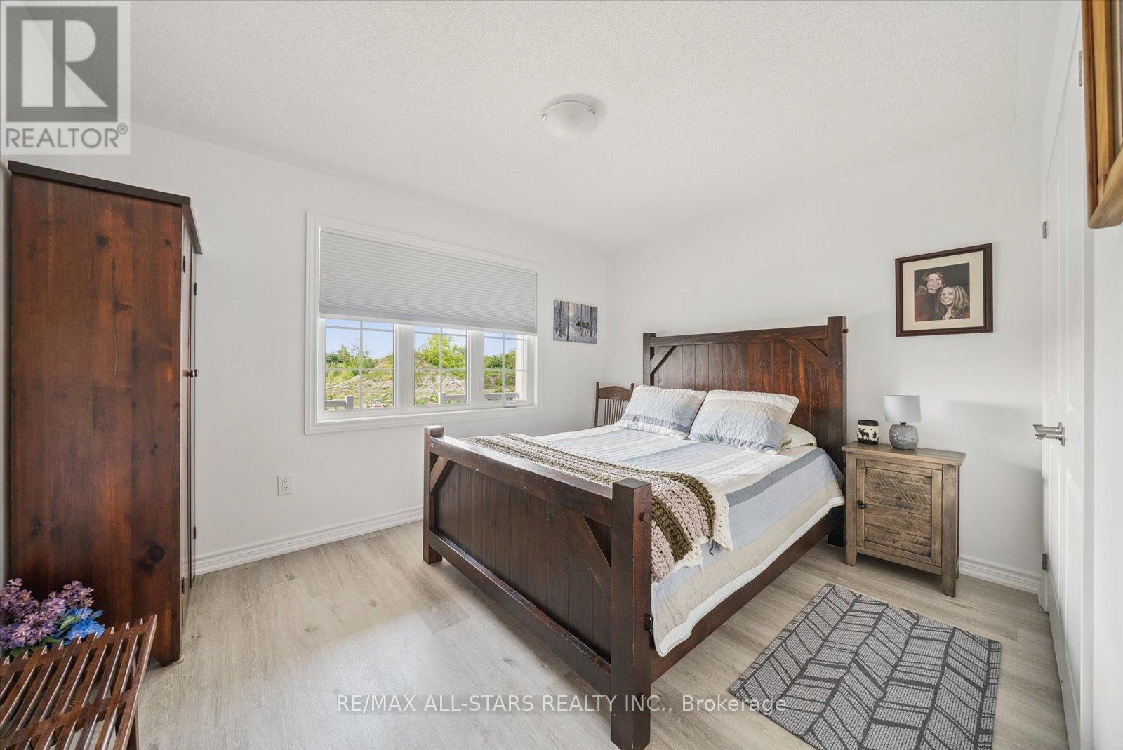 31 Reynolds Drive, Ramara (Atherley), Ontario  L3V 8K1 - Photo 18 - S12863188