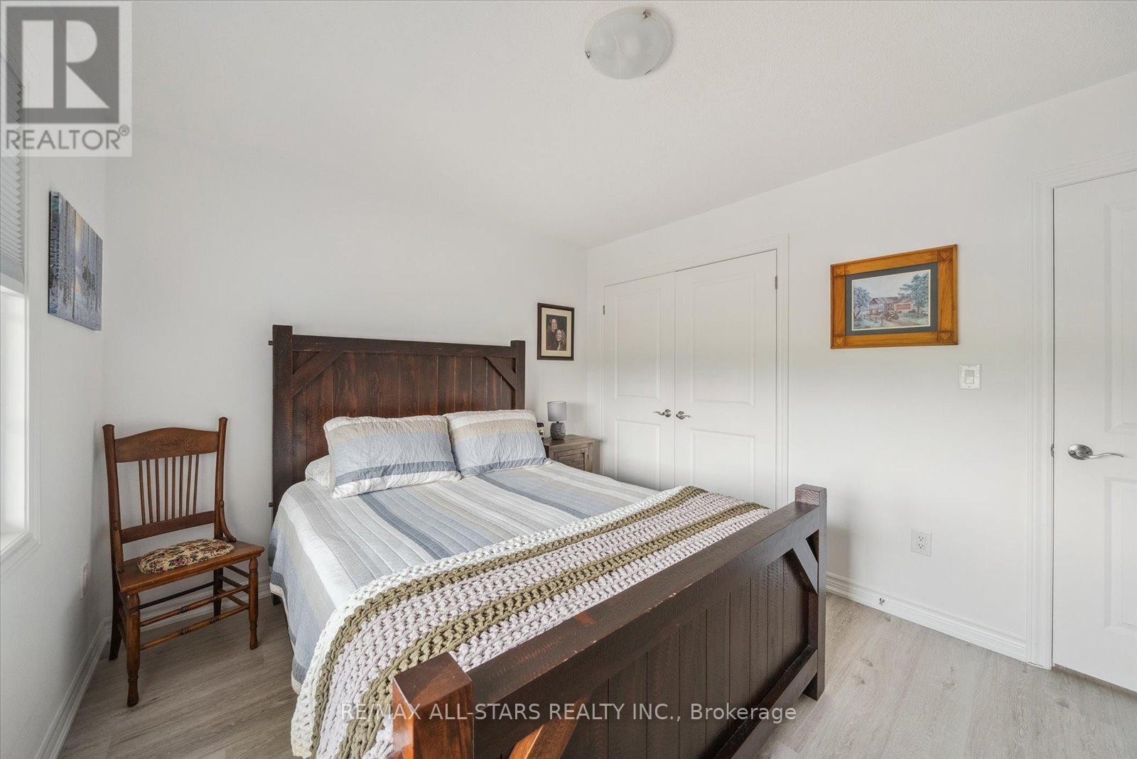 31 Reynolds Drive, Ramara (Atherley), Ontario  L3V 8K1 - Photo 20 - S12863188