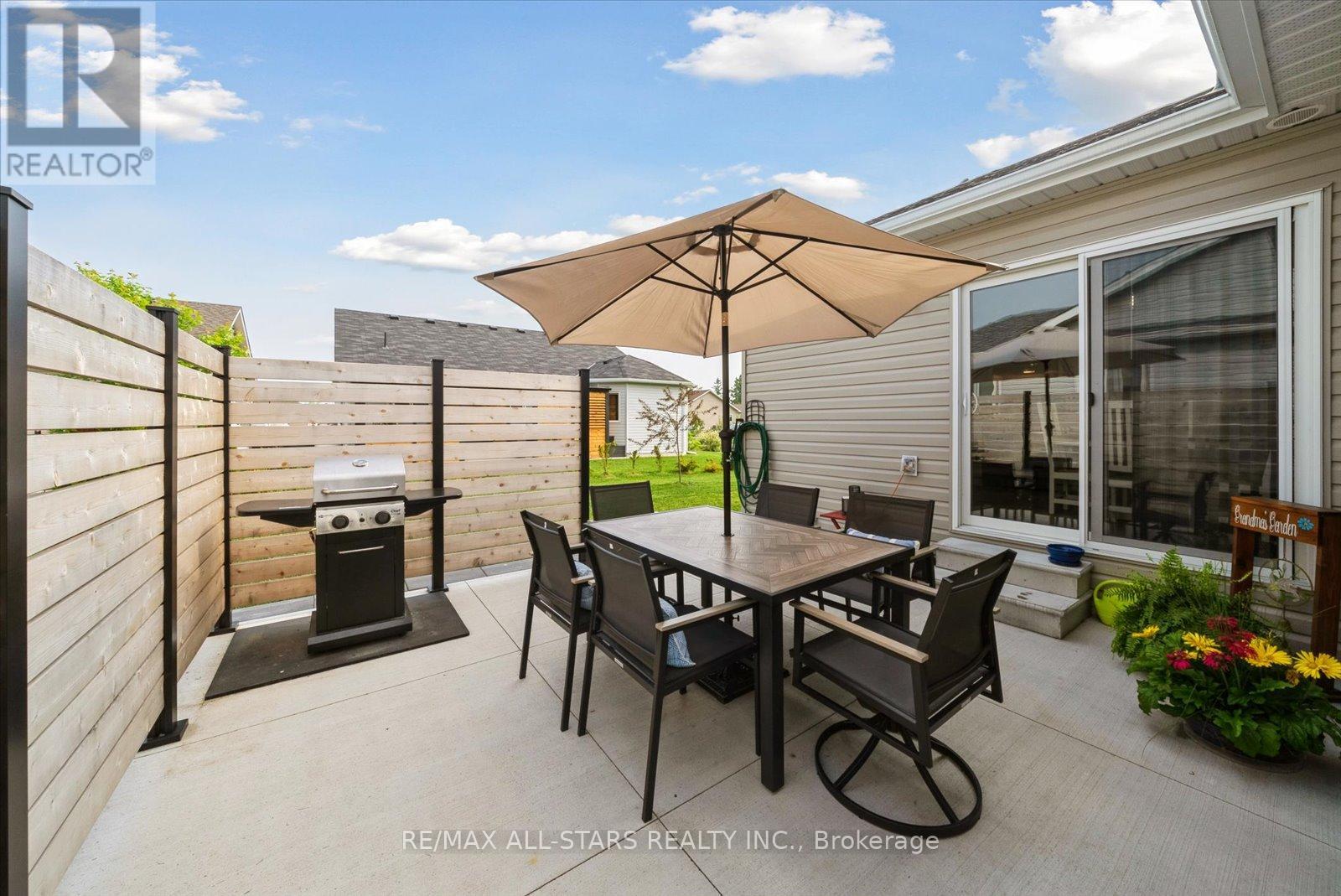 31 Reynolds Drive, Ramara (Atherley), Ontario  L3V 8K1 - Photo 24 - S12863188