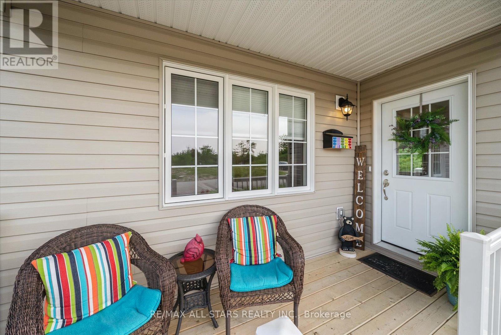 31 Reynolds Drive, Ramara (Atherley), Ontario  L3V 8K1 - Photo 4 - S12863188