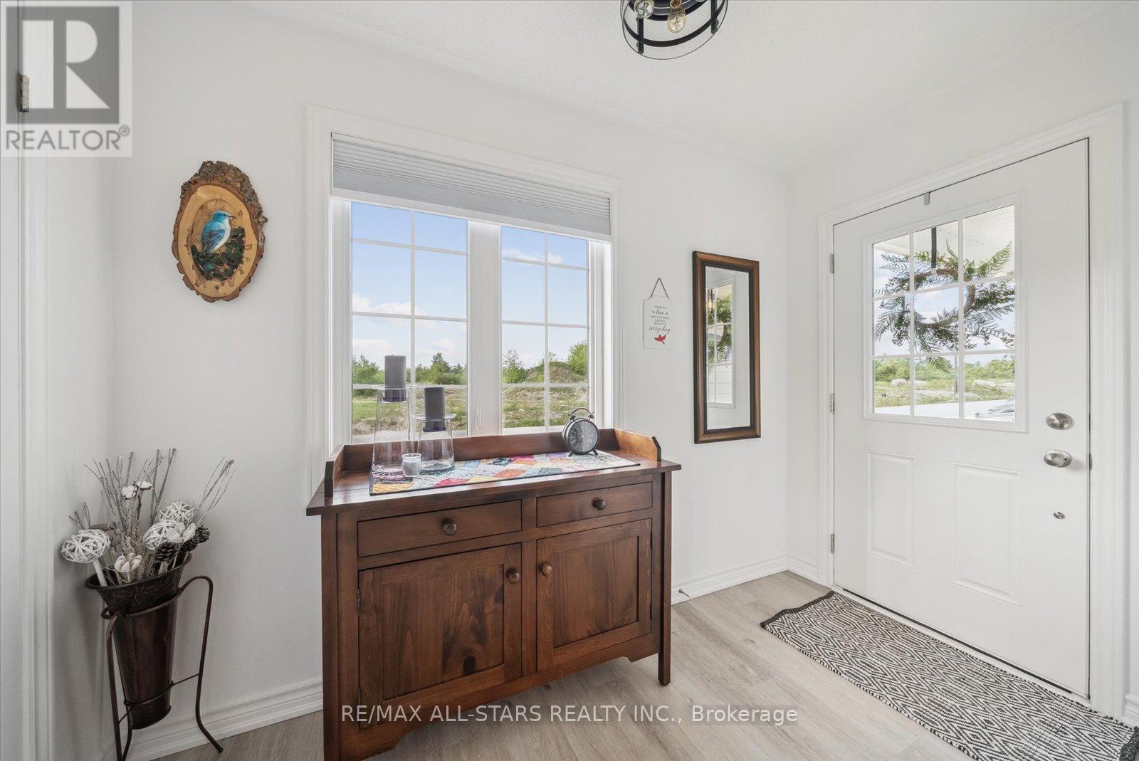 31 Reynolds Drive, Ramara (Atherley), Ontario  L3V 8K1 - Photo 5 - S12863188