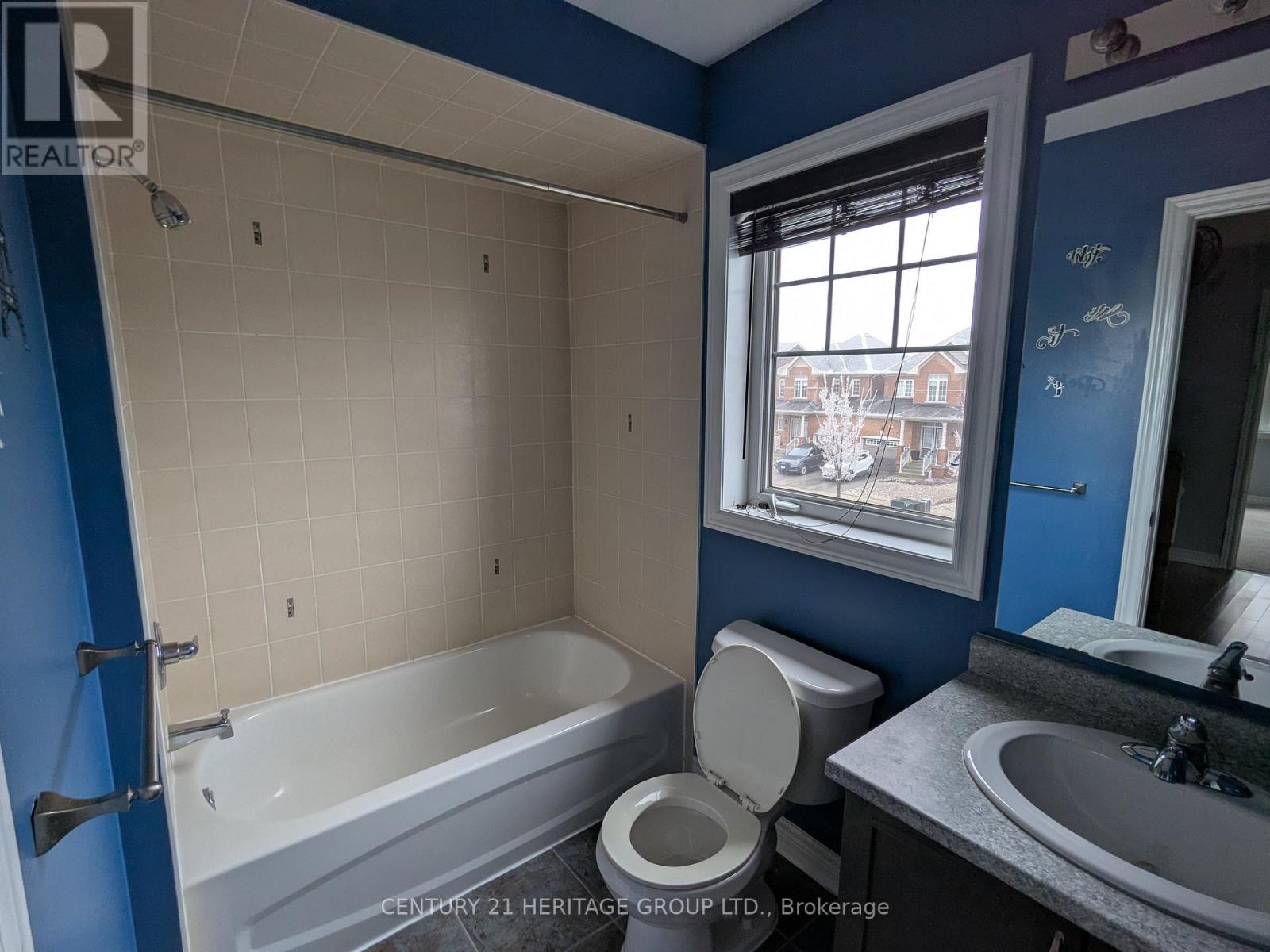 93 Pearcey Crescent, Barrie (West Bayfield), Ontario  L4N 7H6 - Photo 9 - S12863268