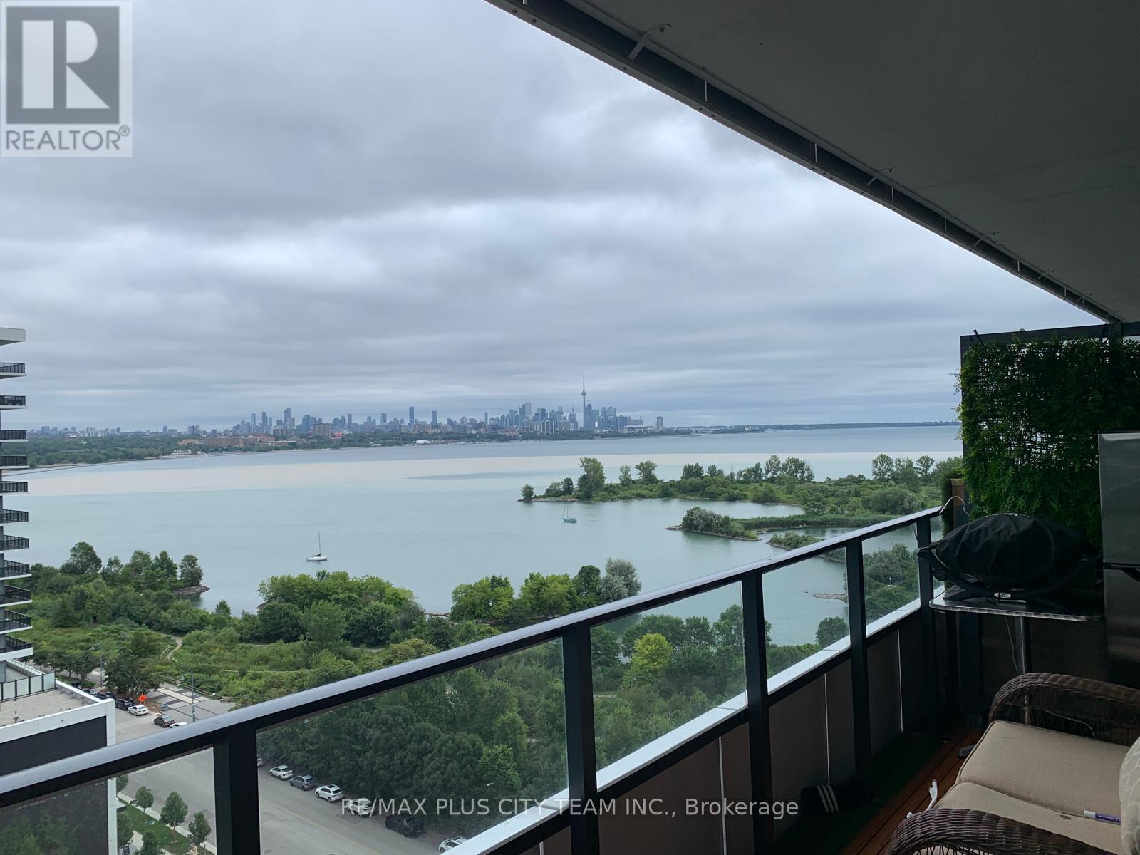 1304 - 20 SHORE BREEZE DRIVE, Toronto, Ontario