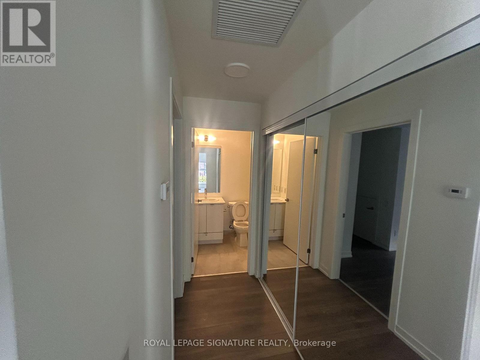 101 - 115 Canon Jackson Drive, Toronto, Ontario  M6M 0B7 - Photo 5 - W12863414