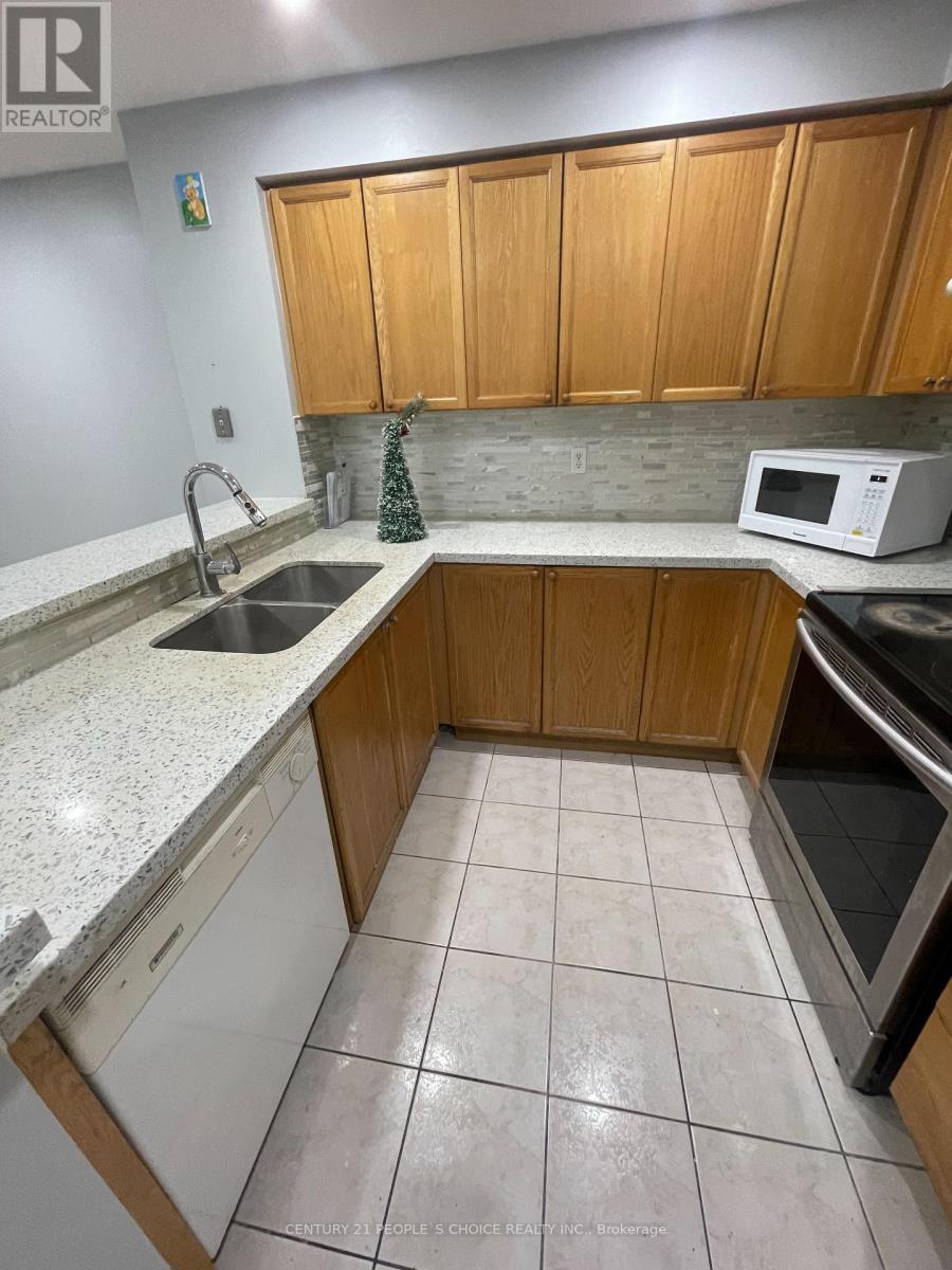 Upper - 169 Willow Park Drive, Brampton, Ontario  L6R 2N1 - Photo 11 - W12863440