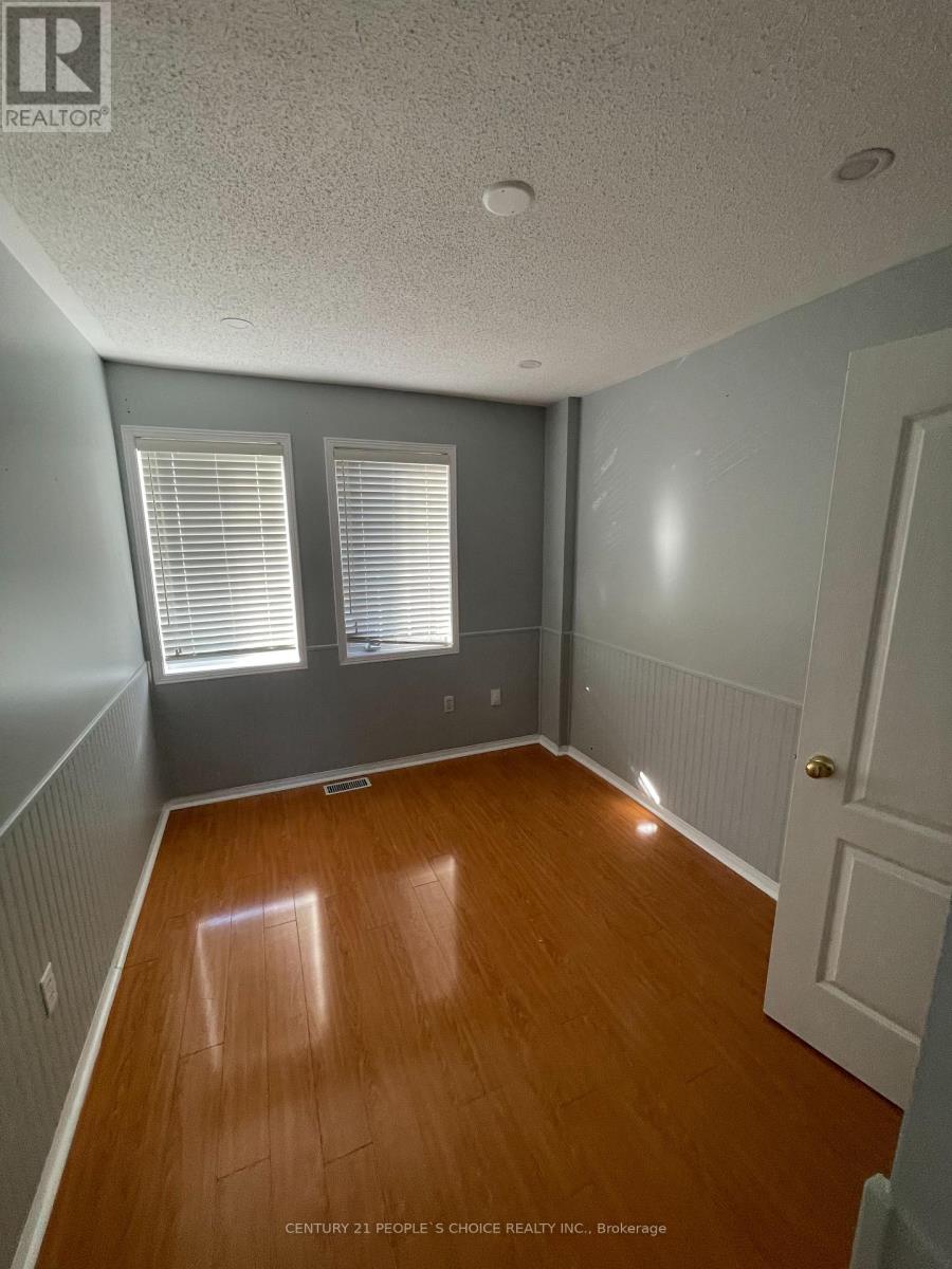 Upper - 169 Willow Park Drive, Brampton, Ontario  L6R 2N1 - Photo 13 - W12863440