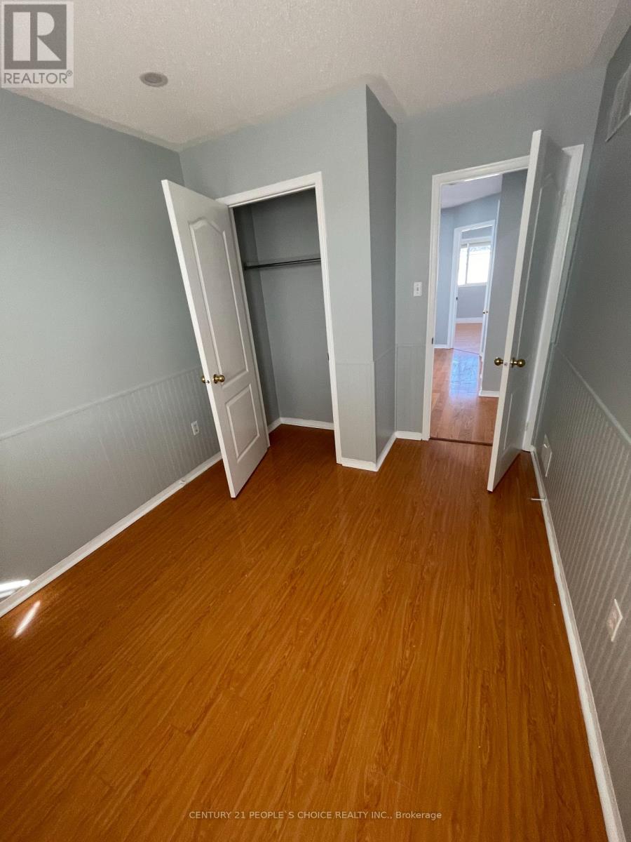 Upper - 169 Willow Park Drive, Brampton, Ontario  L6R 2N1 - Photo 14 - W12863440