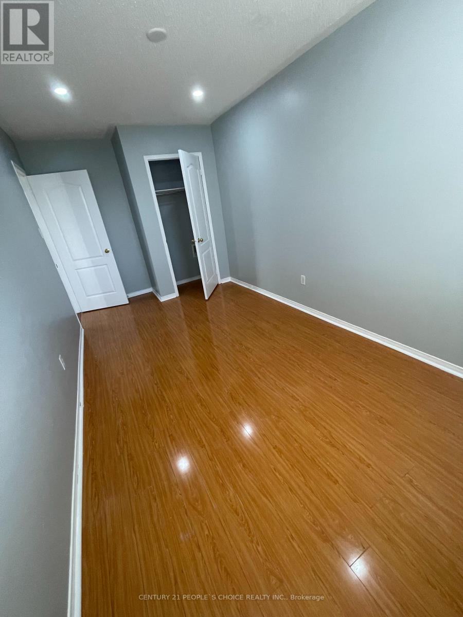 Upper - 169 Willow Park Drive, Brampton, Ontario  L6R 2N1 - Photo 15 - W12863440