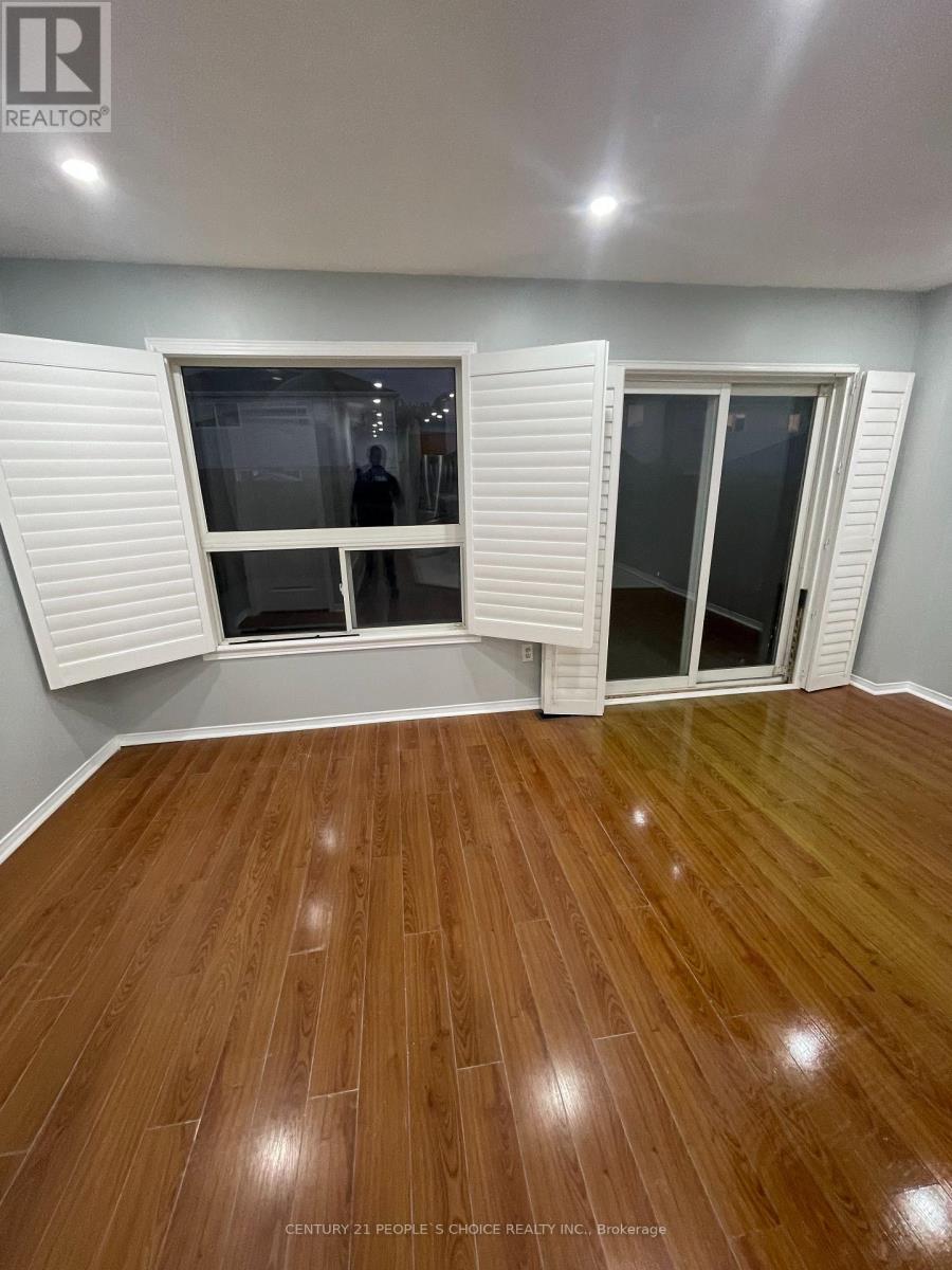 Upper - 169 Willow Park Drive, Brampton, Ontario  L6R 2N1 - Photo 18 - W12863440