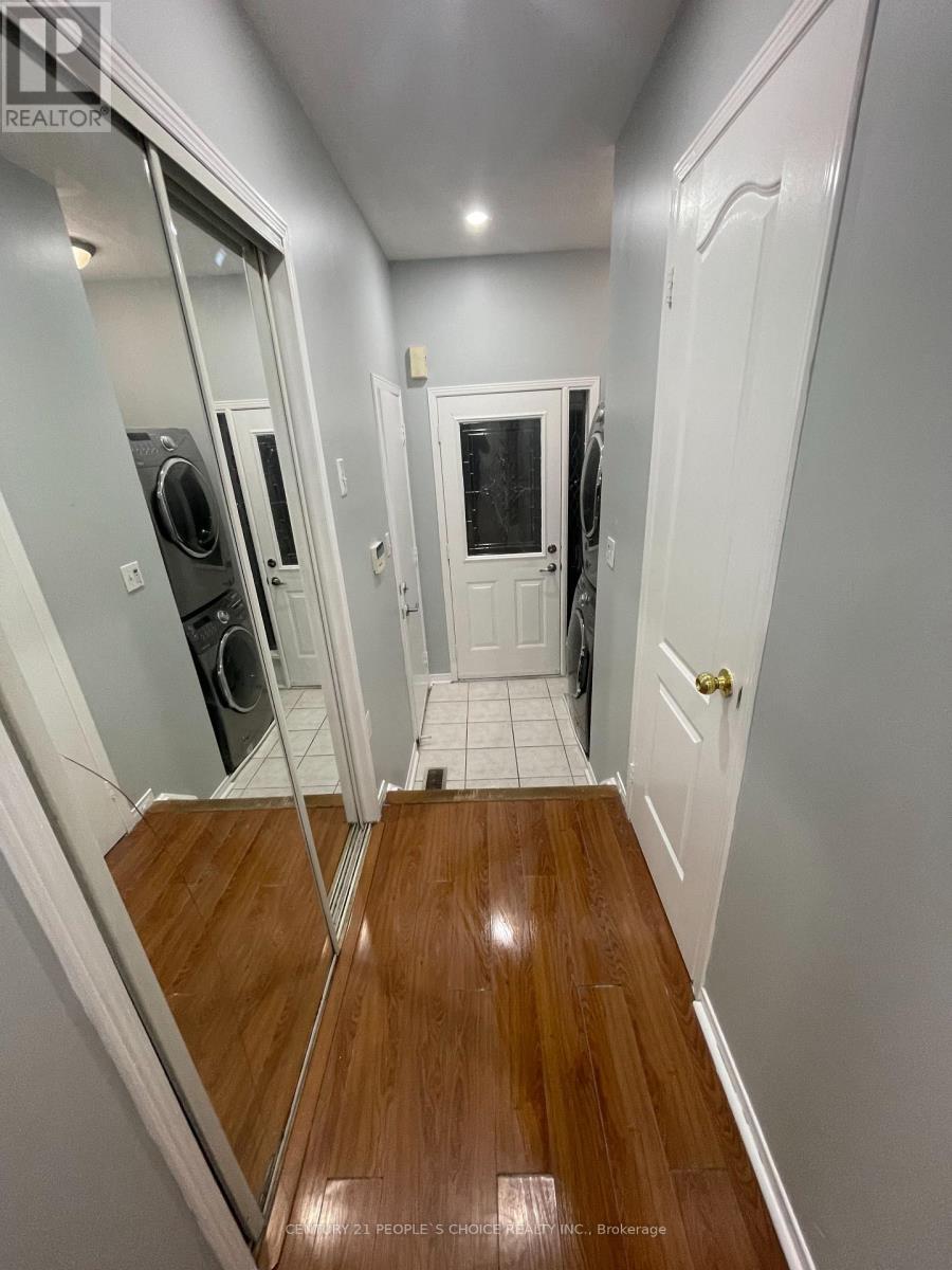 Upper - 169 Willow Park Drive, Brampton, Ontario  L6R 2N1 - Photo 19 - W12863440