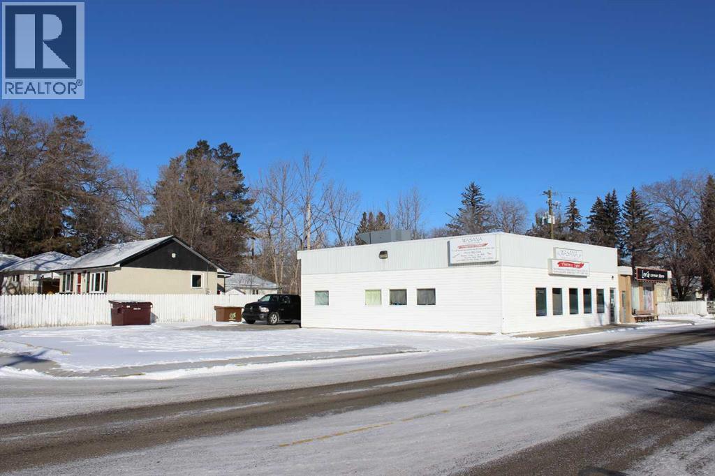 135 Young Road S, Brooks, Alberta  T1R 0A1 - Photo 2 - A2288870