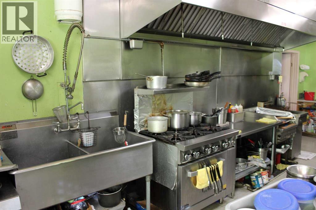 135 Young Road S, Brooks, Alberta  T1R 0A1 - Photo 4 - A2288870